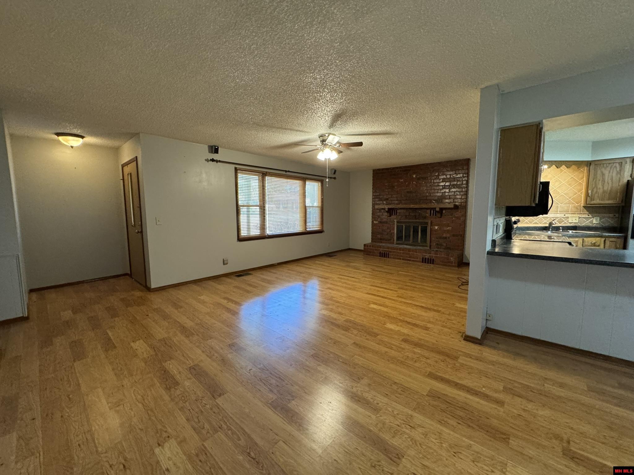 1513 BERRY LANE Mountain Home, AR 72653