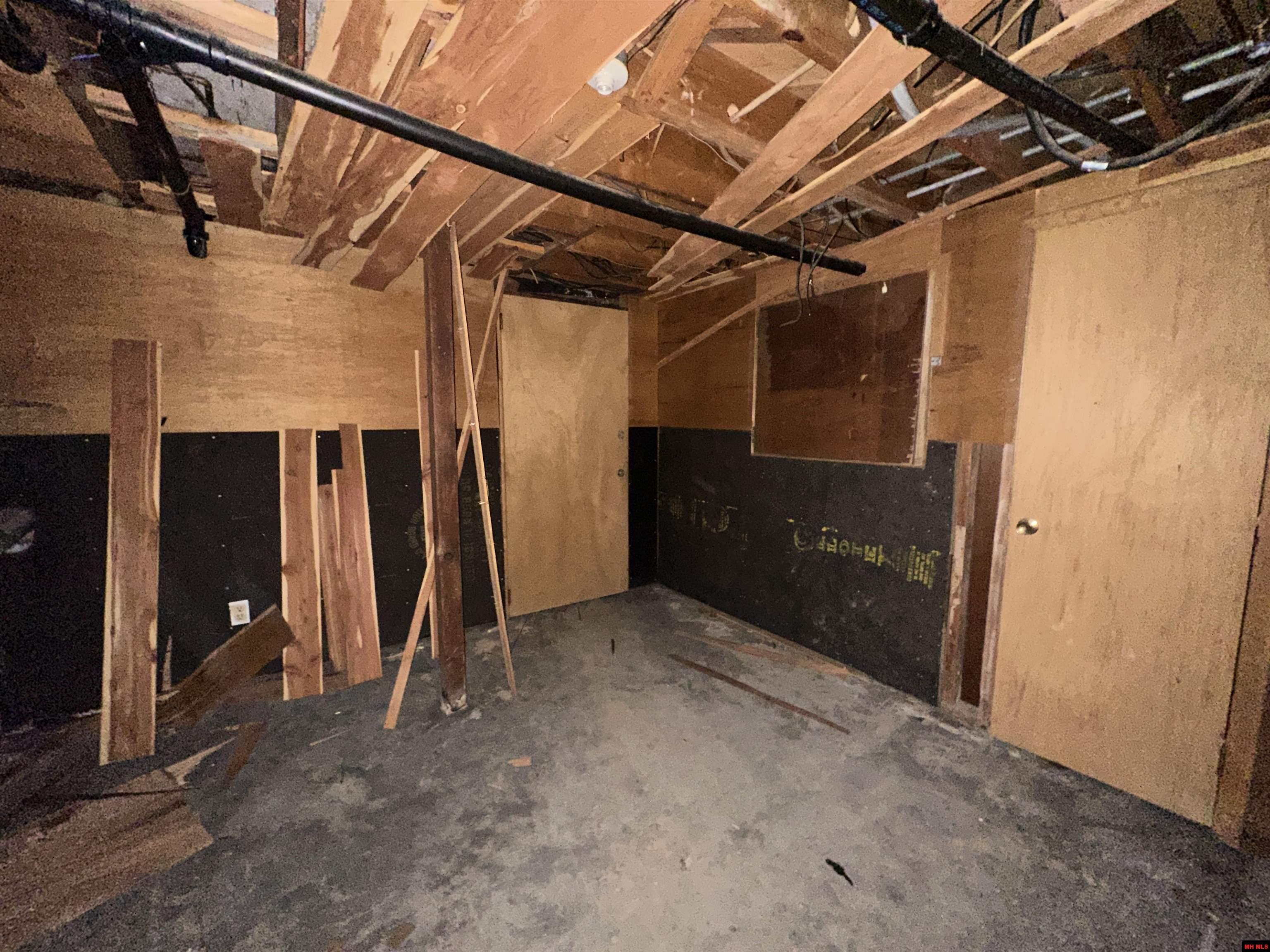 5221 HWY 178 Flippin, AR 72634