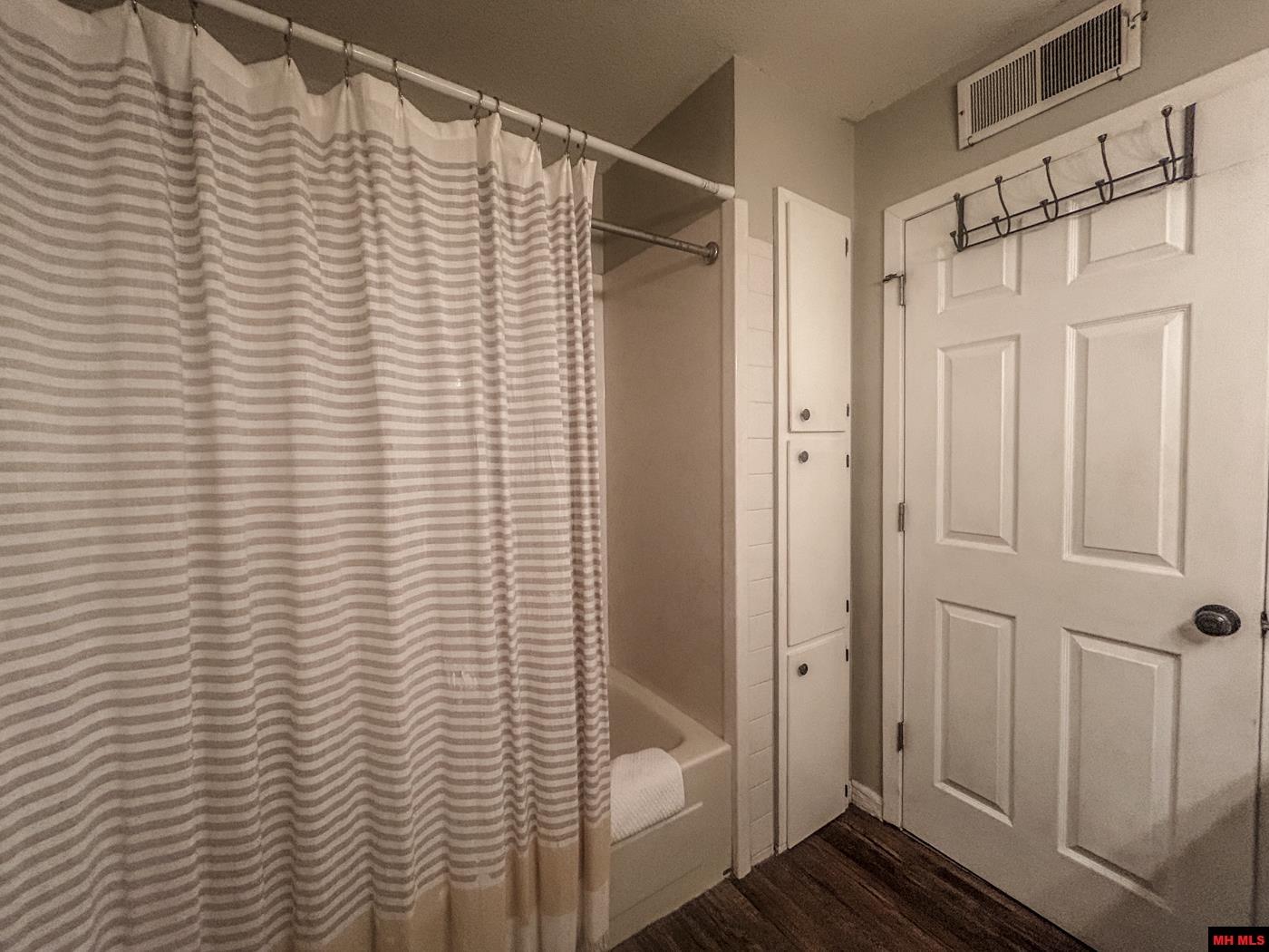 608 OAK STREET Gassville, AR 72635