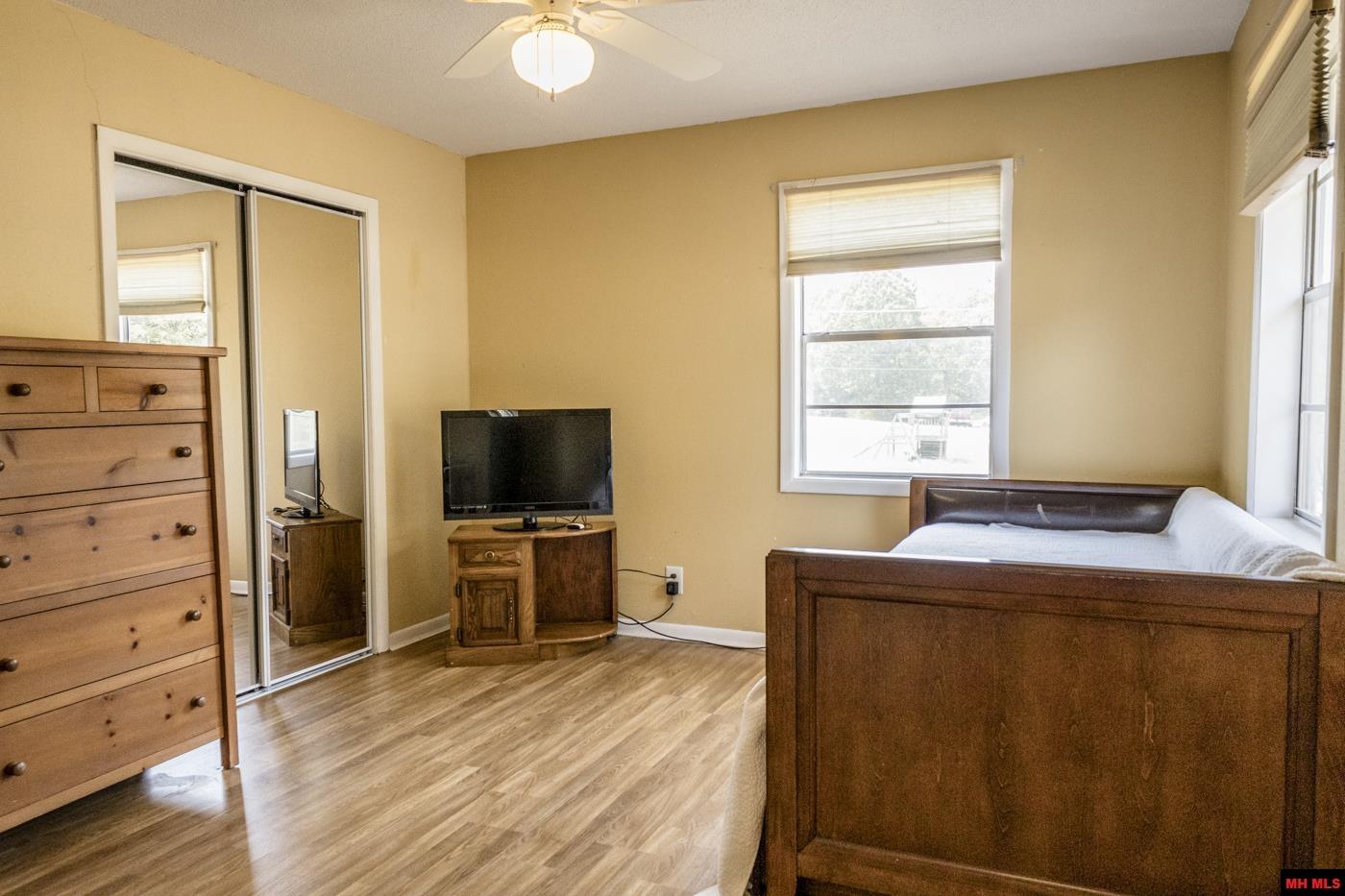 608 OAK STREET Gassville, AR 72635