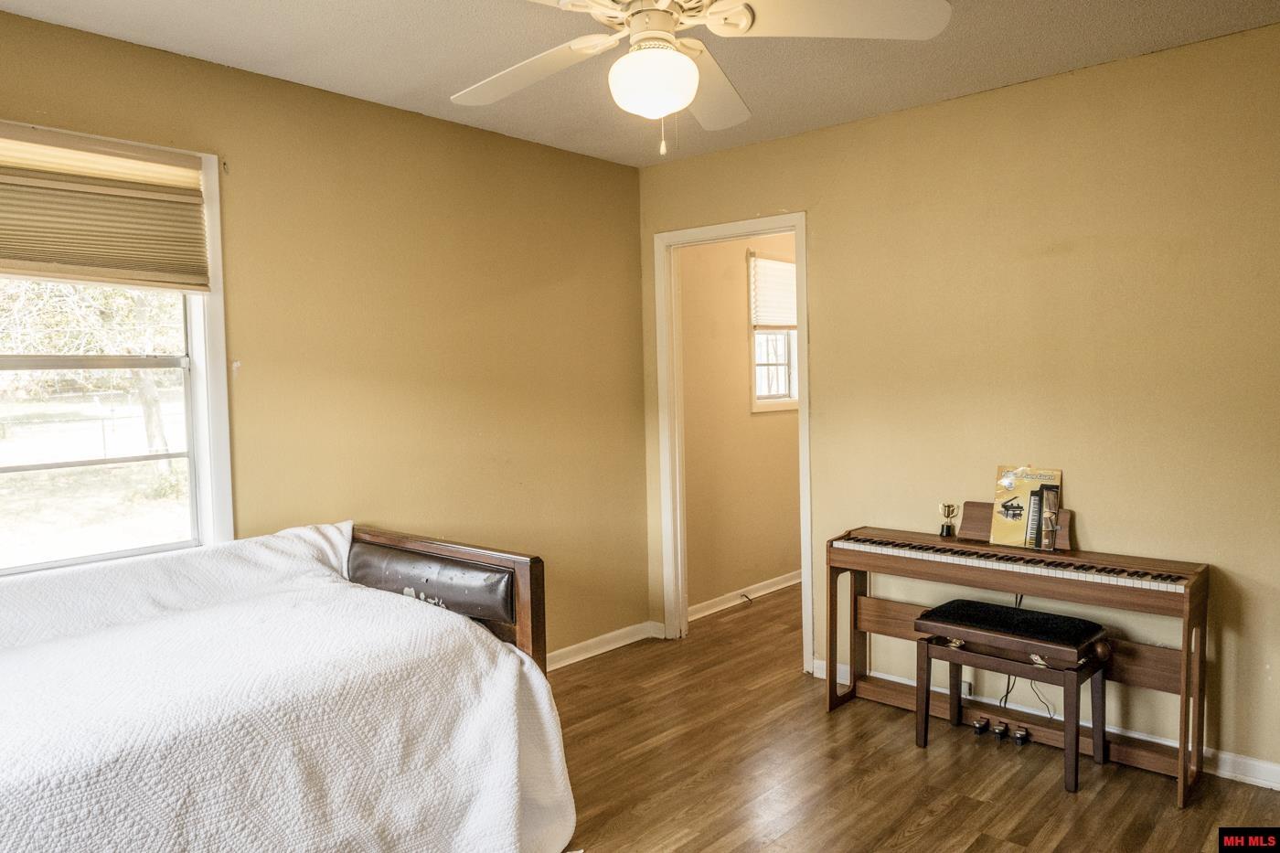 608 OAK STREET Gassville, AR 72635