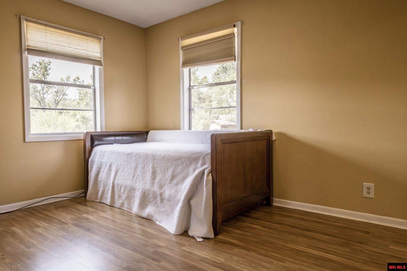 608 OAK STREET Gassville, AR 72635