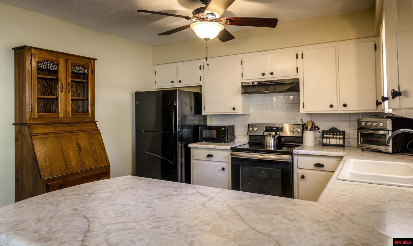 608 OAK STREET Gassville, AR 72635