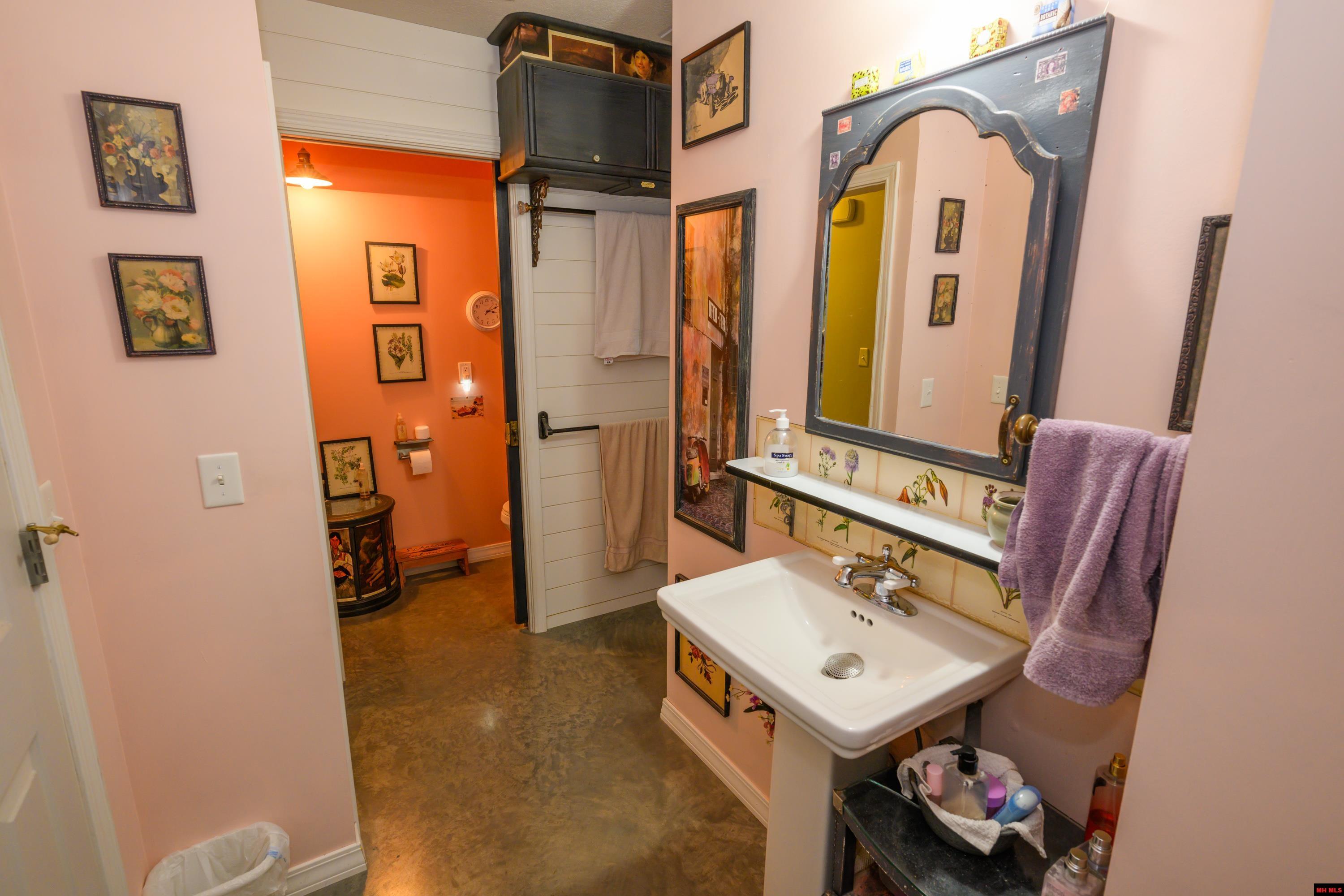 868 CR 672 Mountain Home, AR