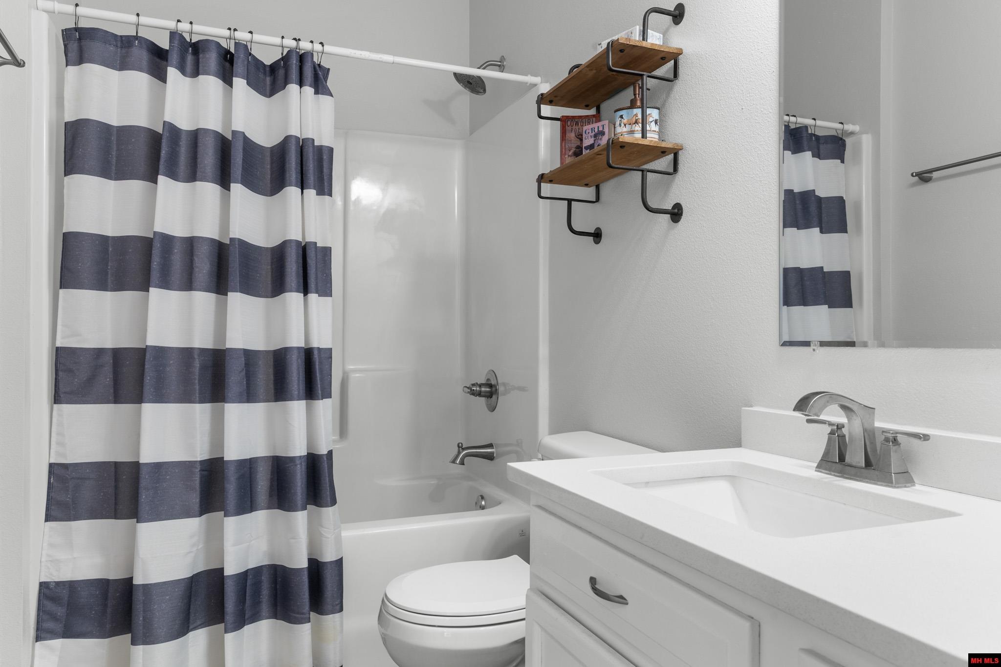 116 N SECTION LINE DRIVE Cotter, AR 72626