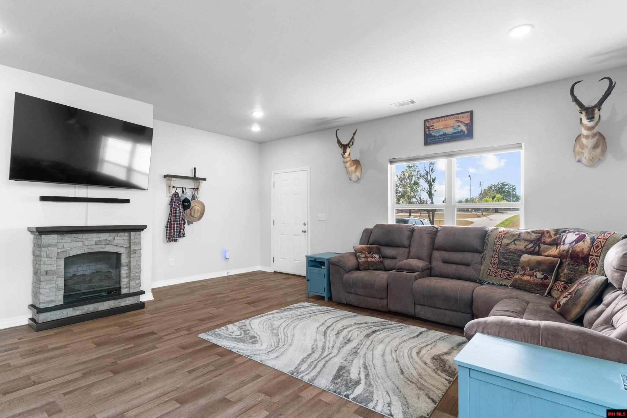 116 N SECTION LINE DRIVE Cotter, AR 72626