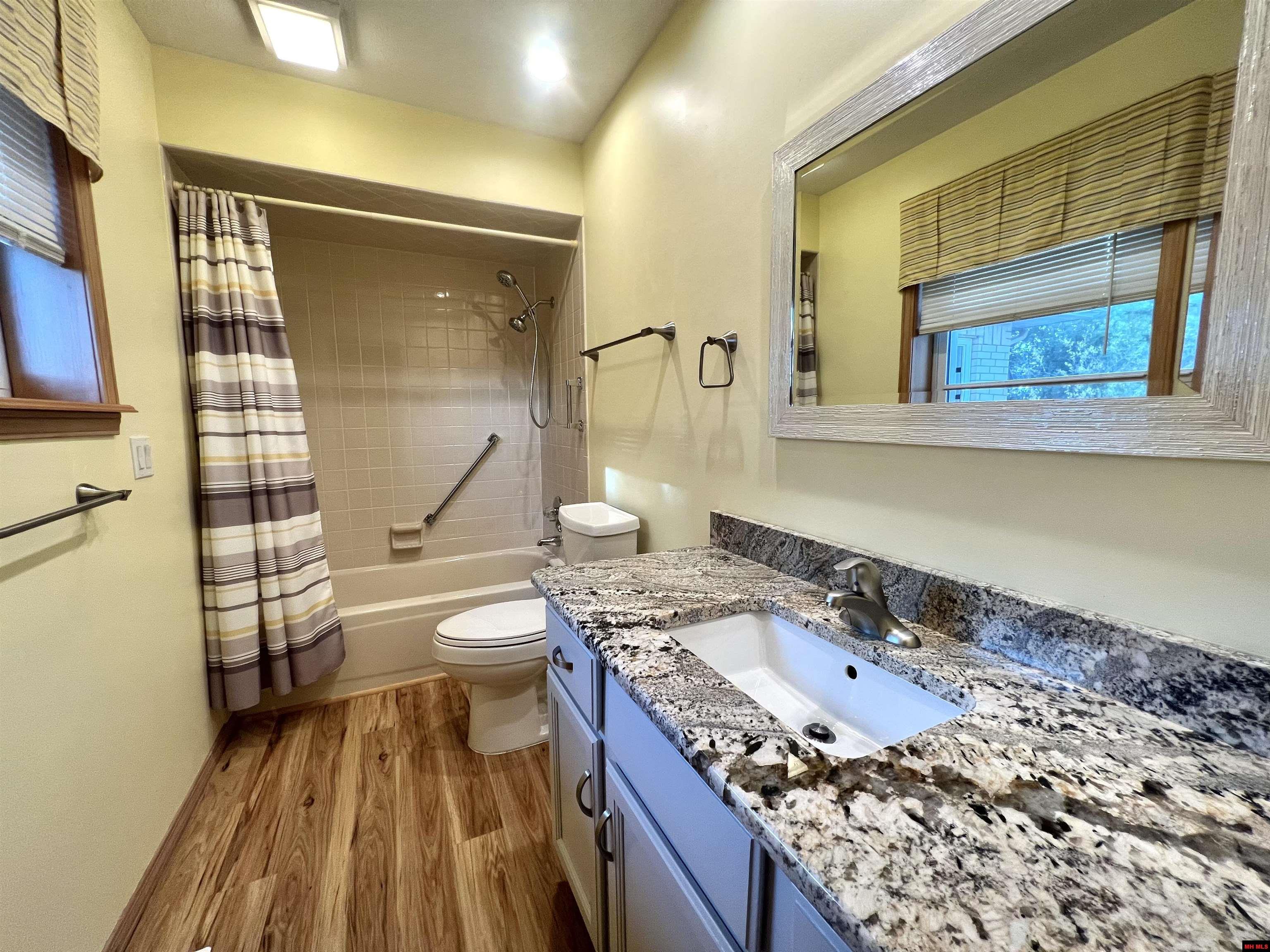 607 CLUB BOULEVARD Mountain Home, AR 72653