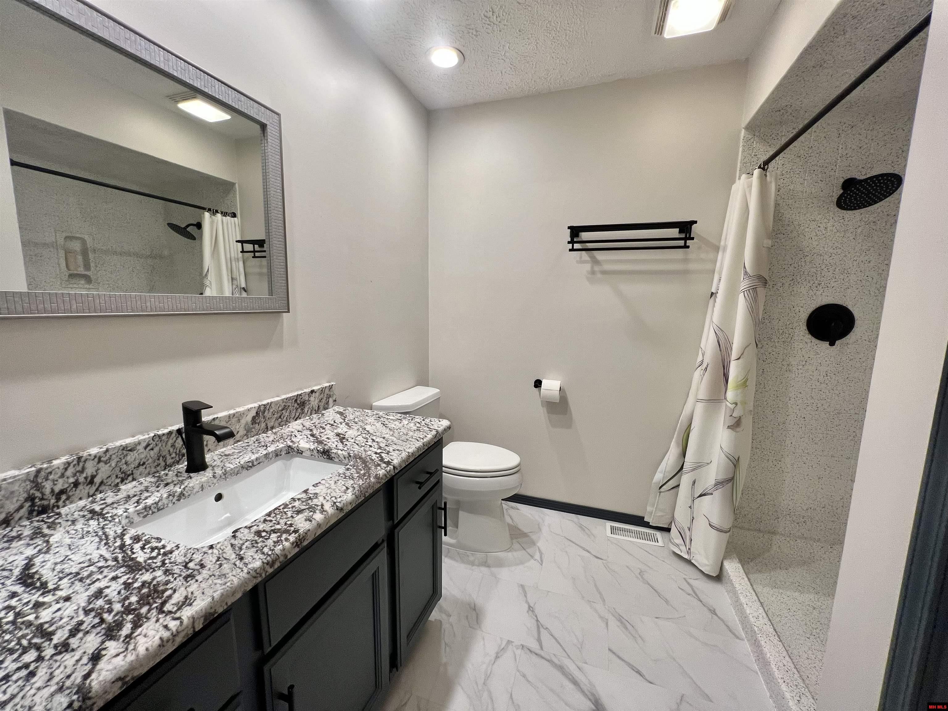 607 CLUB BOULEVARD Mountain Home, AR 72653