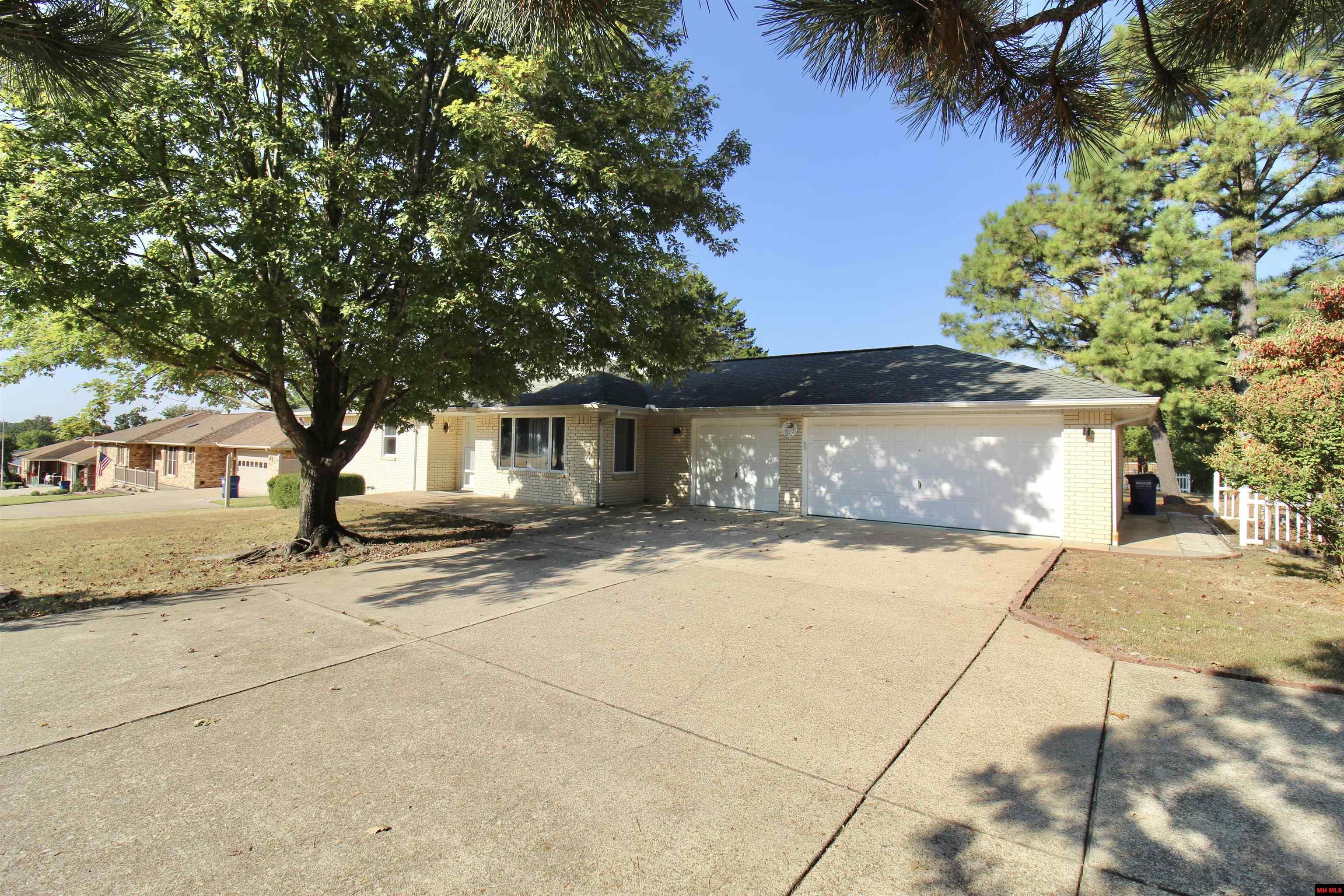 607 CLUB BOULEVARD Mountain Home, AR 72653