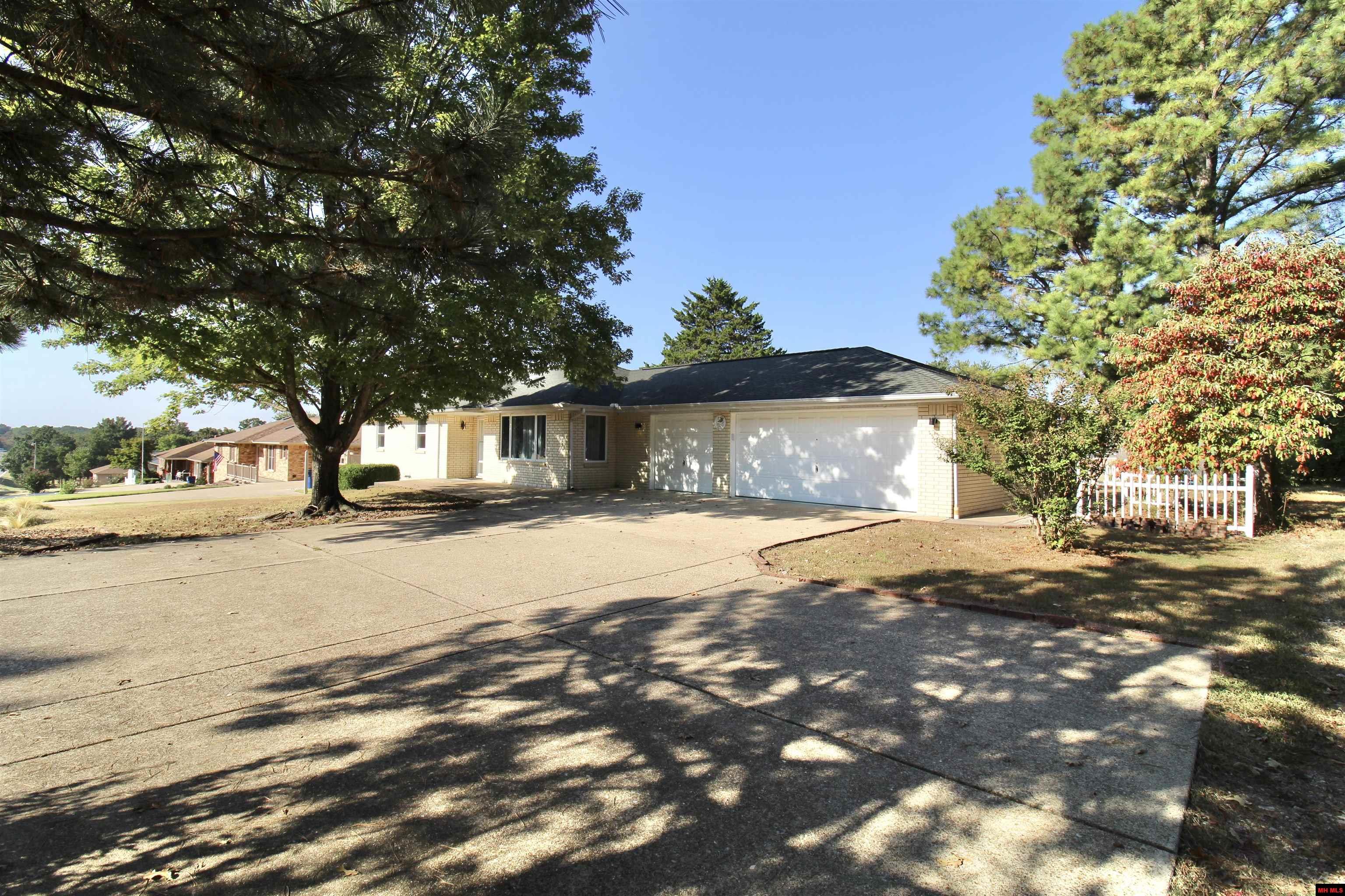 607 CLUB BOULEVARD Mountain Home, AR 72653