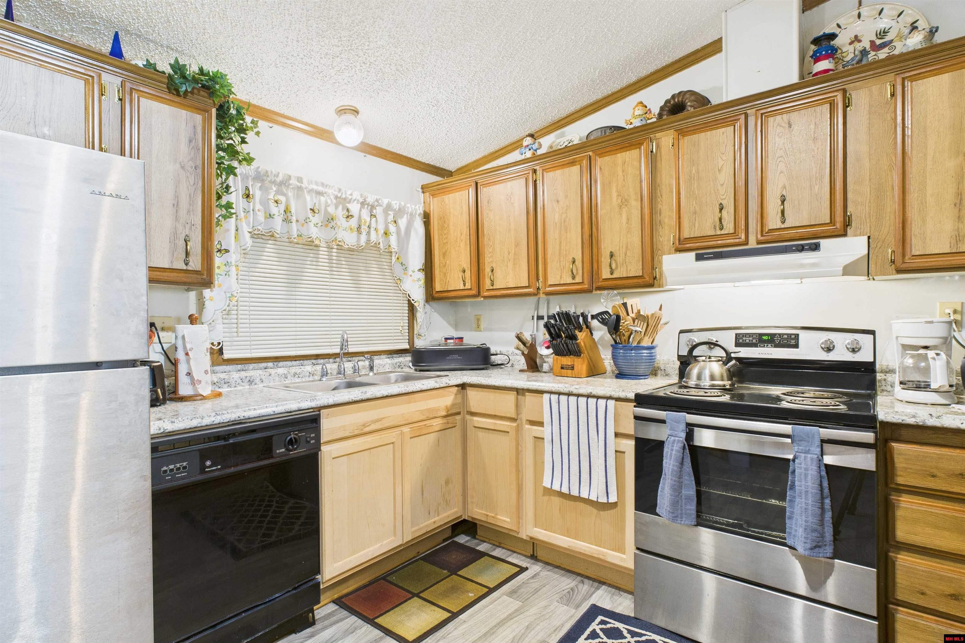 102 HAL DRIVE Mountain Home, AR