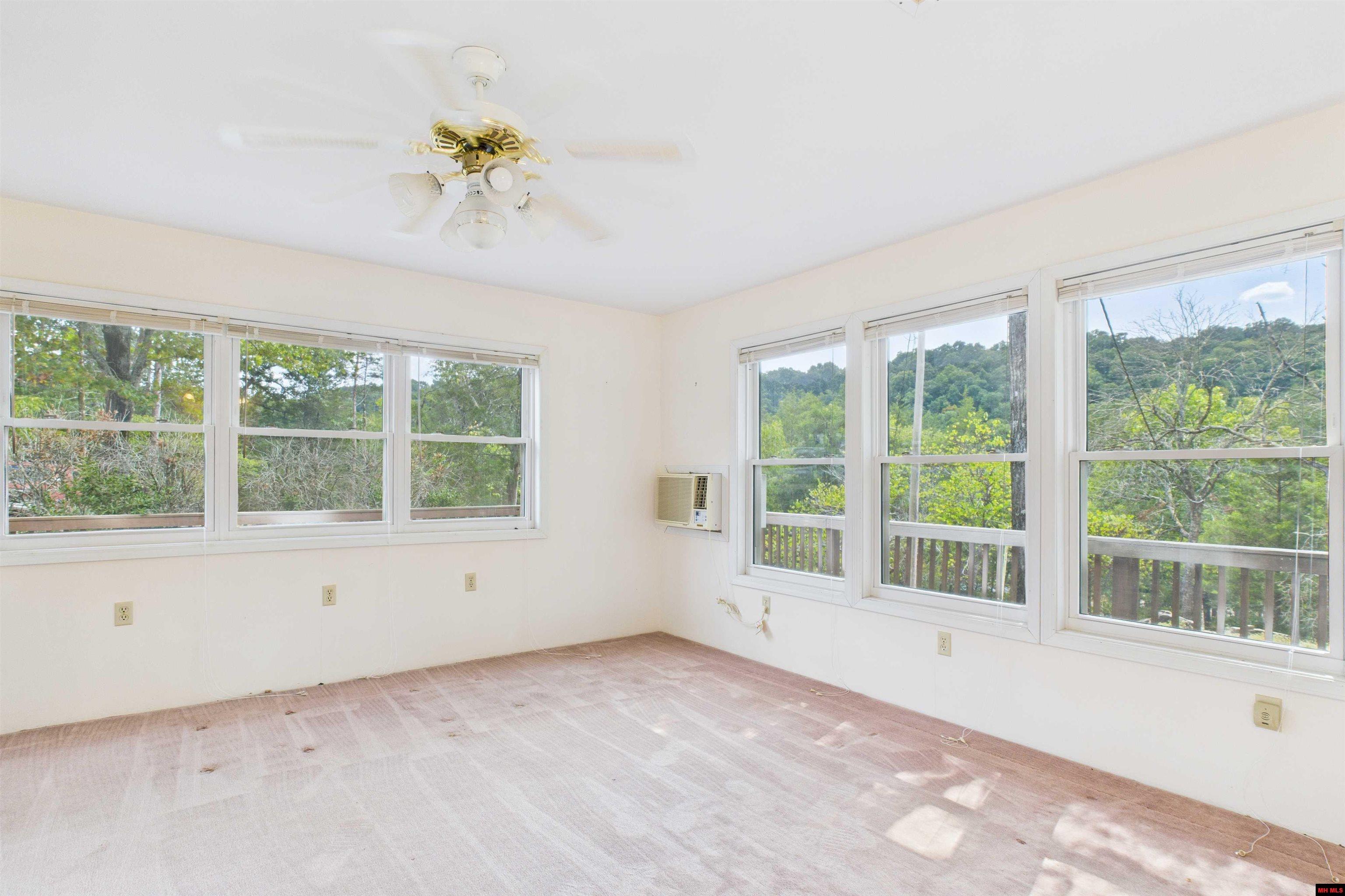 2194 N Moccasin Creek Road