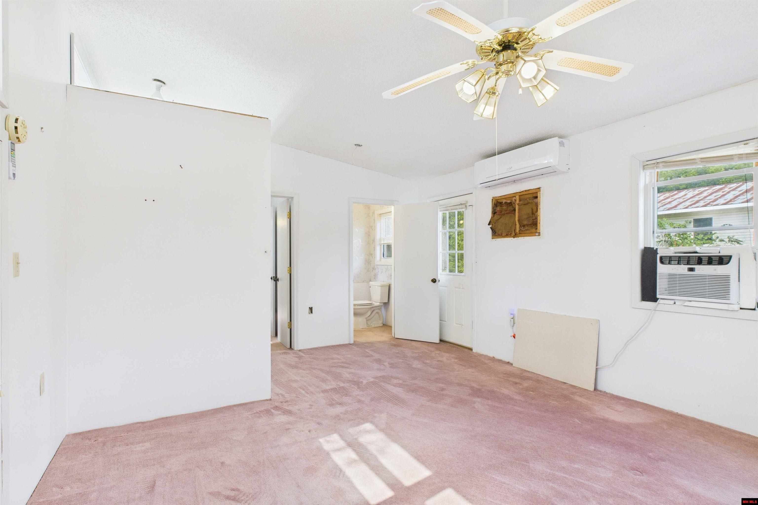 2194 N Moccasin Creek Road