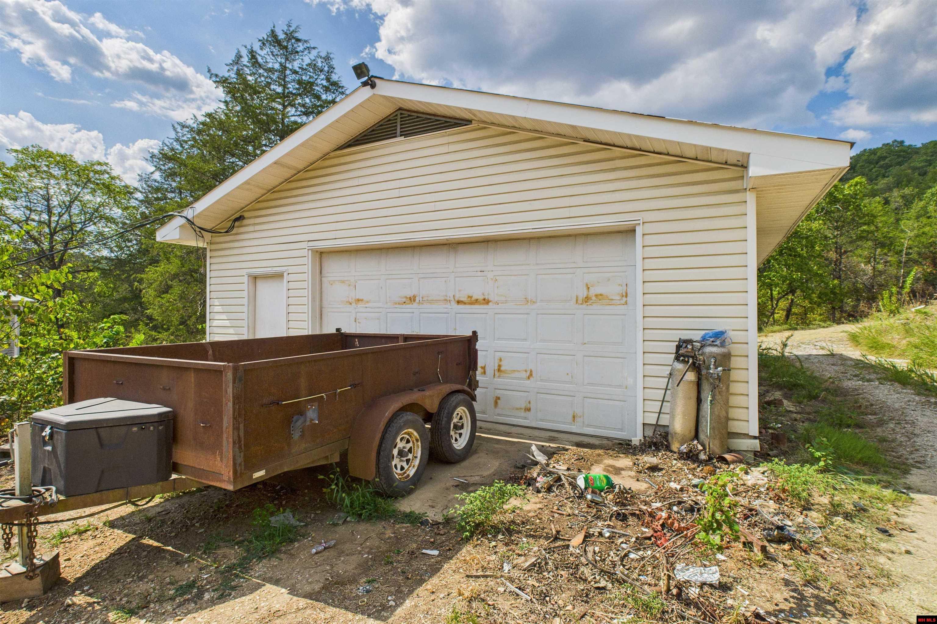 2194 N Moccasin Creek Road