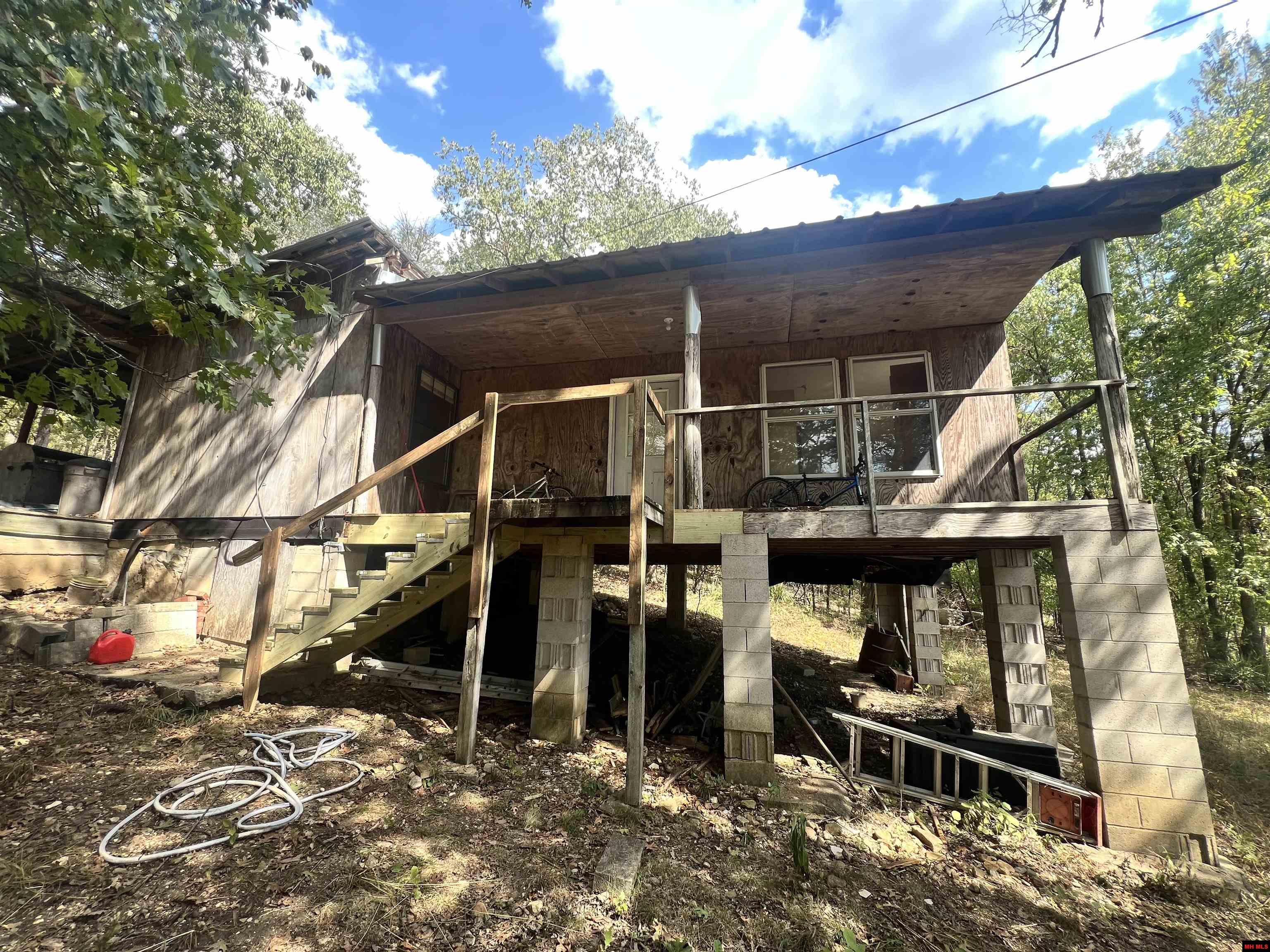 2194 N Moccasin Creek Road