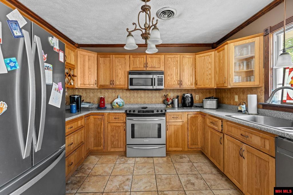 2573 WEST ROAD Mountain Home, AR