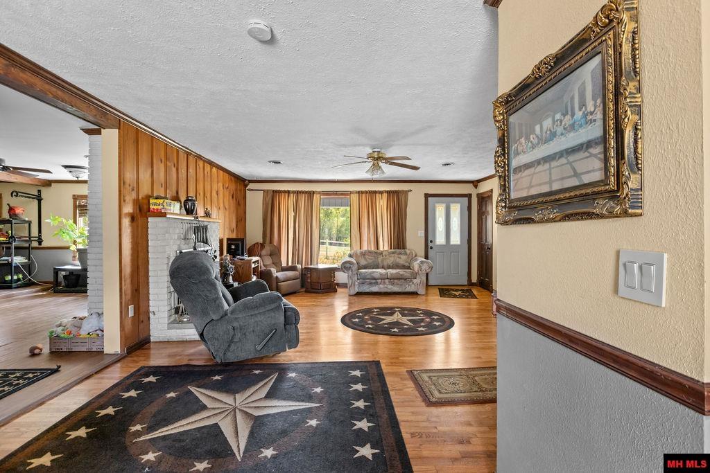 2573 WEST ROAD Mountain Home, AR