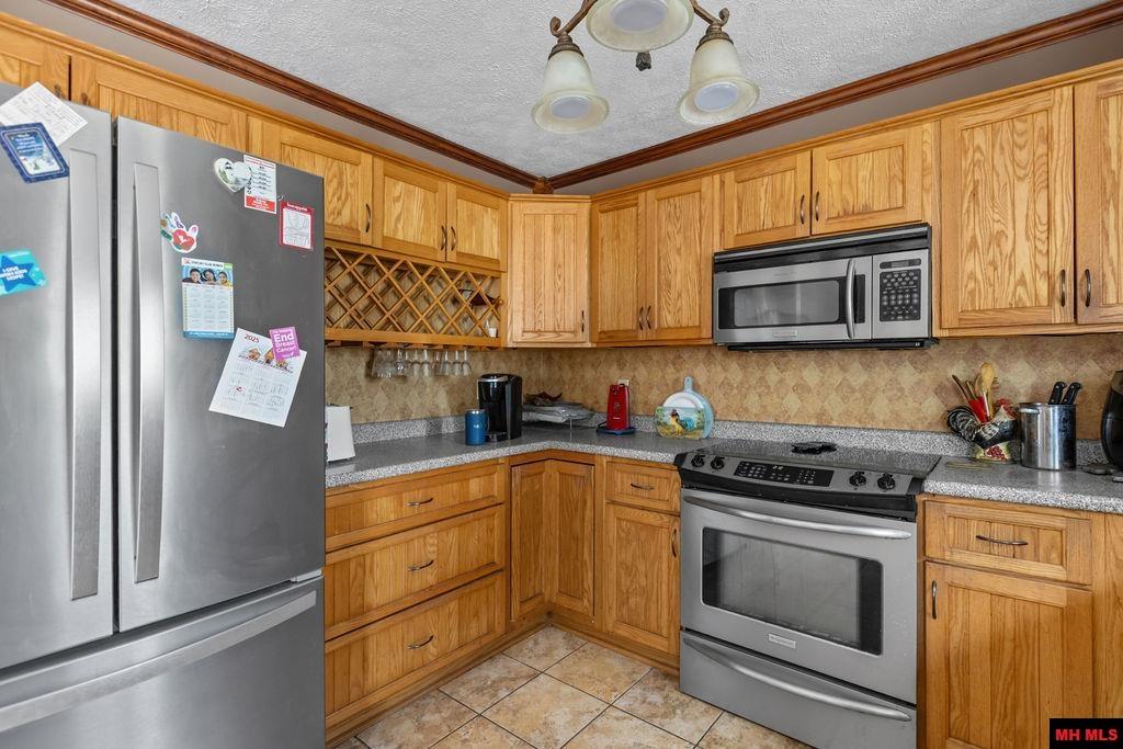 2573 WEST ROAD Mountain Home, AR