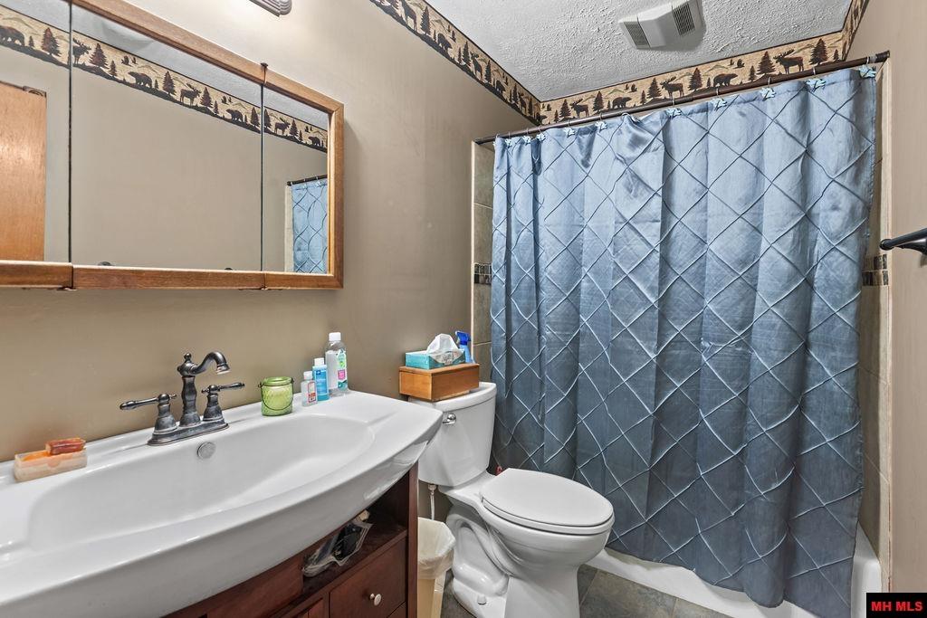2573 WEST ROAD Mountain Home, AR