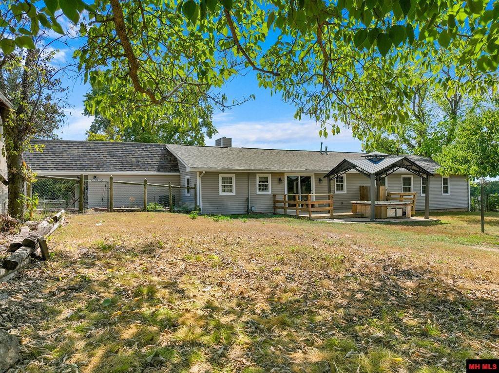 2573 WEST ROAD Mountain Home, AR
