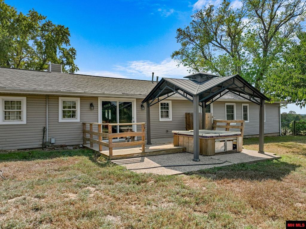 2573 WEST ROAD Mountain Home, AR
