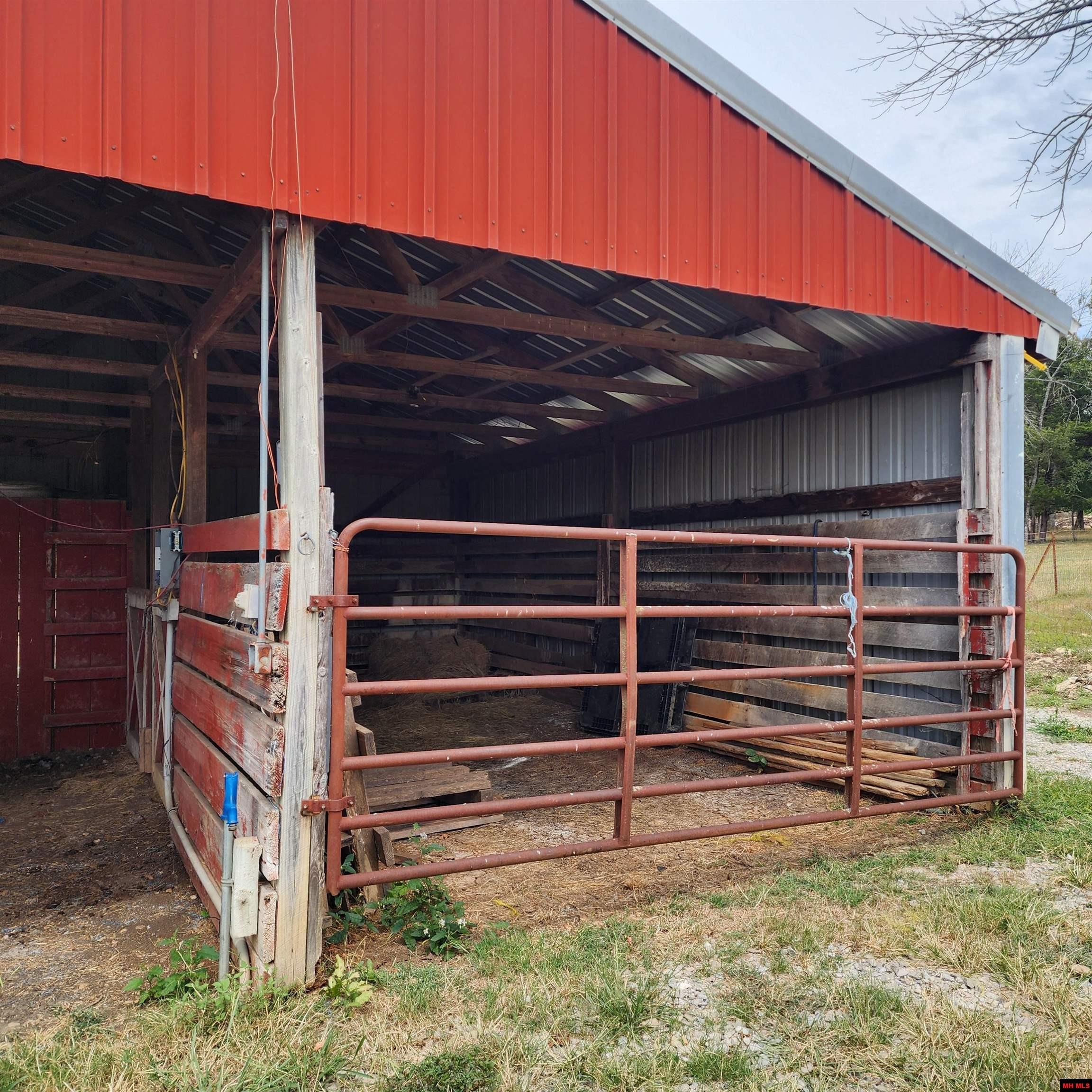 2573 WEST ROAD Mountain Home, AR