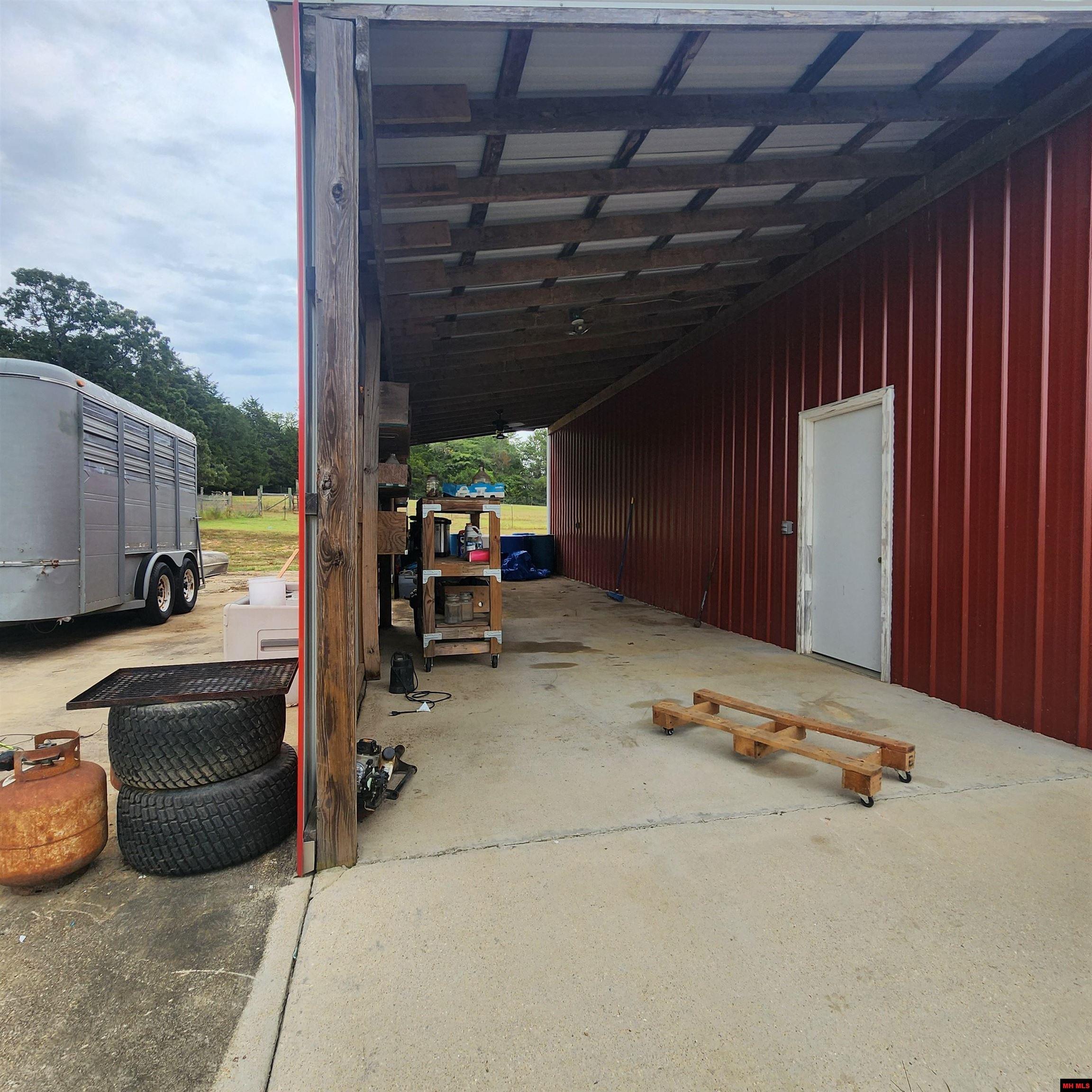 2573 WEST ROAD Mountain Home, AR