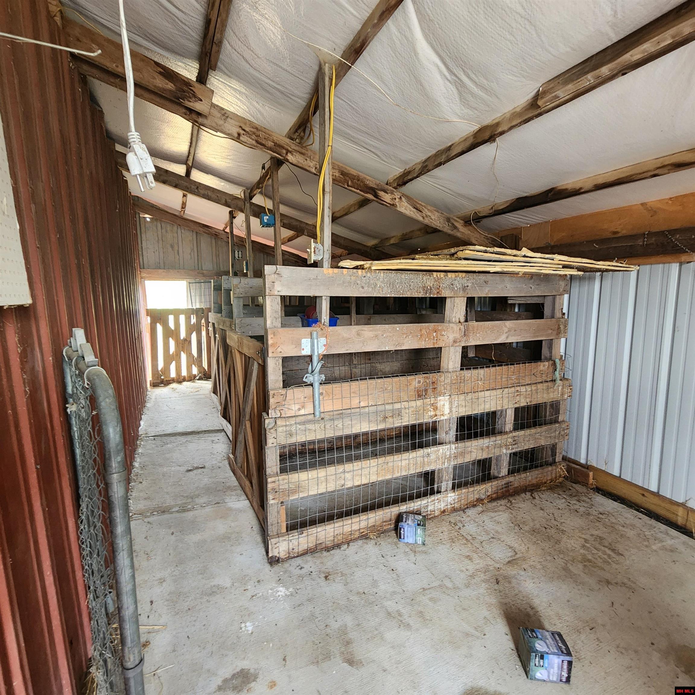2573 WEST ROAD Mountain Home, AR