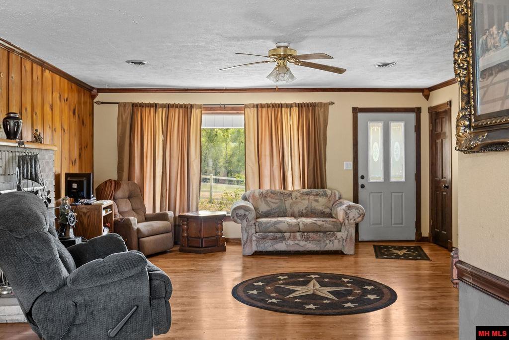 2573 WEST ROAD Mountain Home, AR
