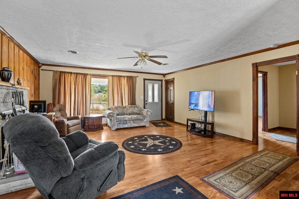 2573 WEST ROAD Mountain Home, AR