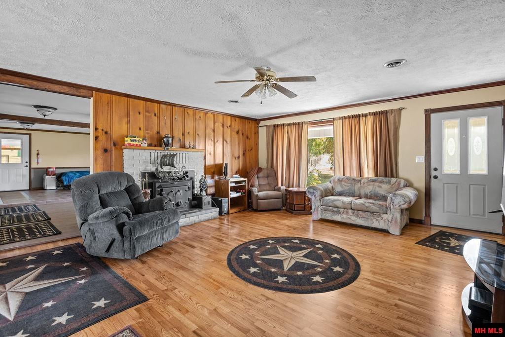 2573 WEST ROAD Mountain Home, AR
