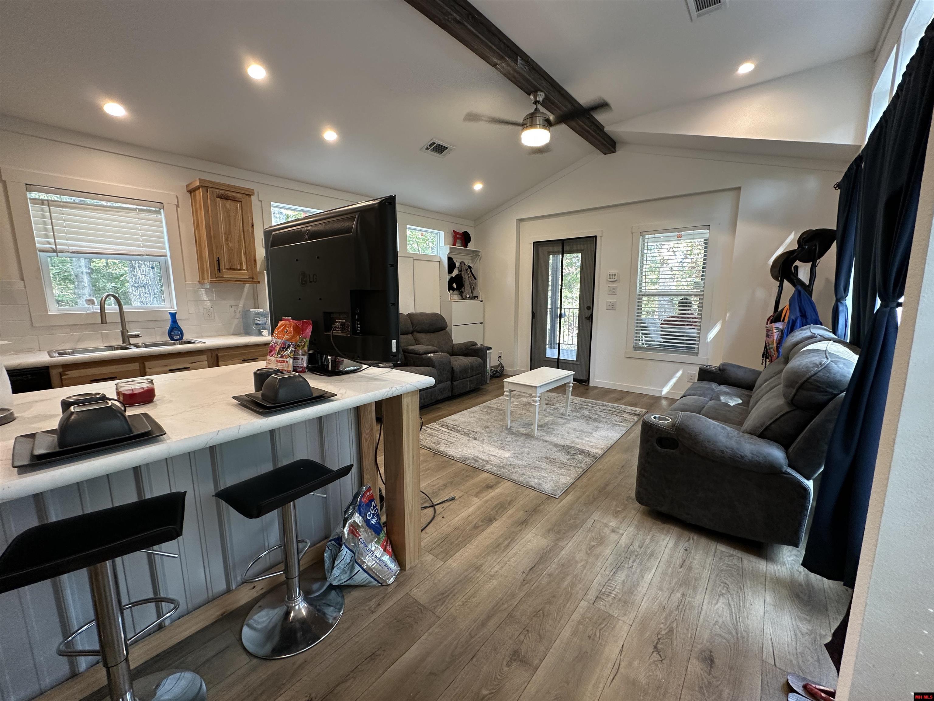 300 MC 6070 Flippin, AR 72634