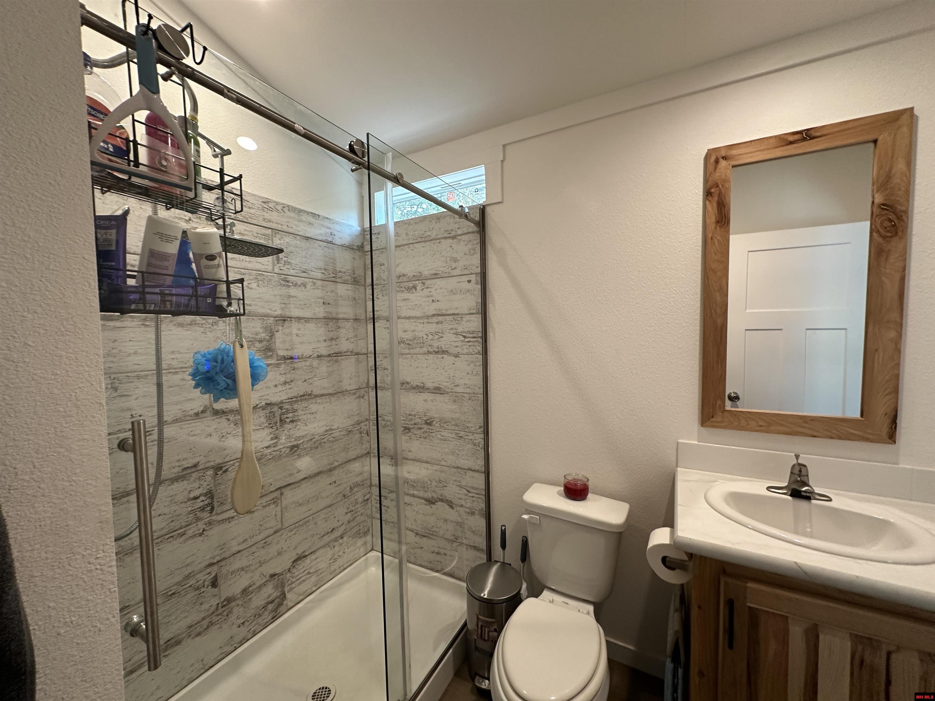 300 MC 6070 Flippin, AR 72634