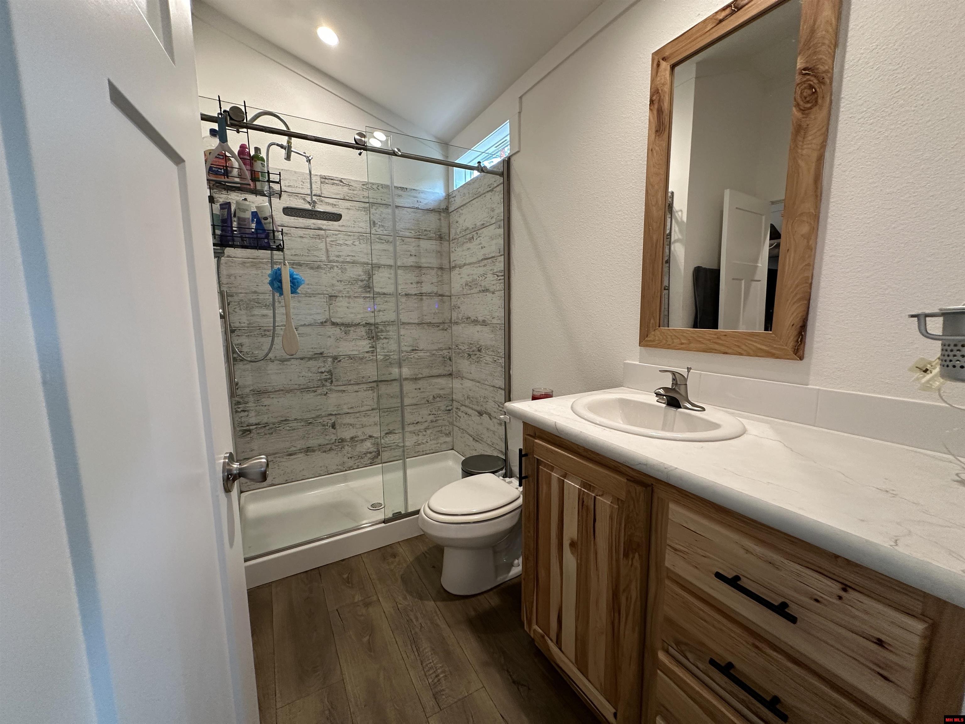 300 MC 6070 Flippin, AR 72634