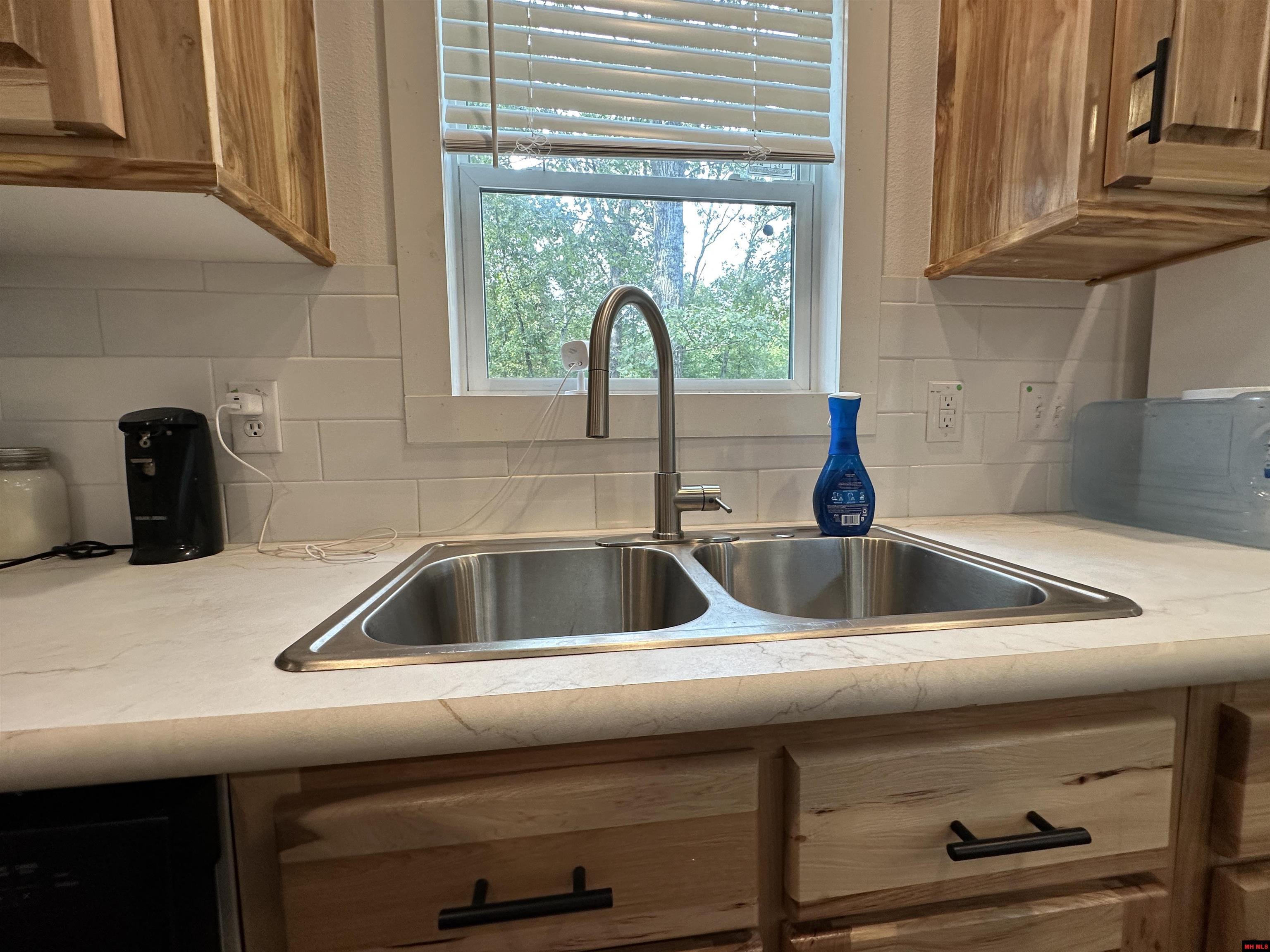 300 MC 6070 Flippin, AR 72634