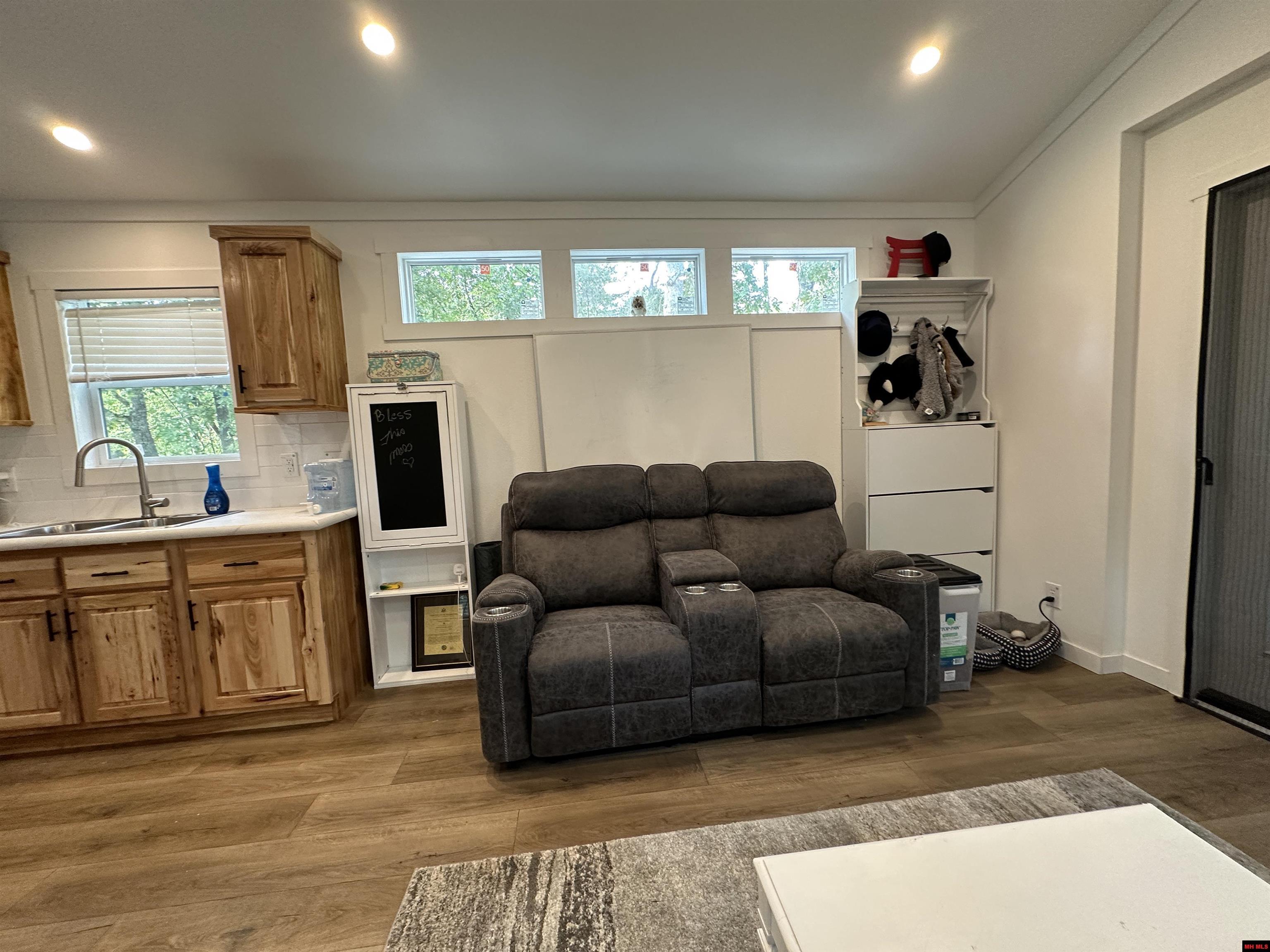 300 MC 6070 Flippin, AR 72634