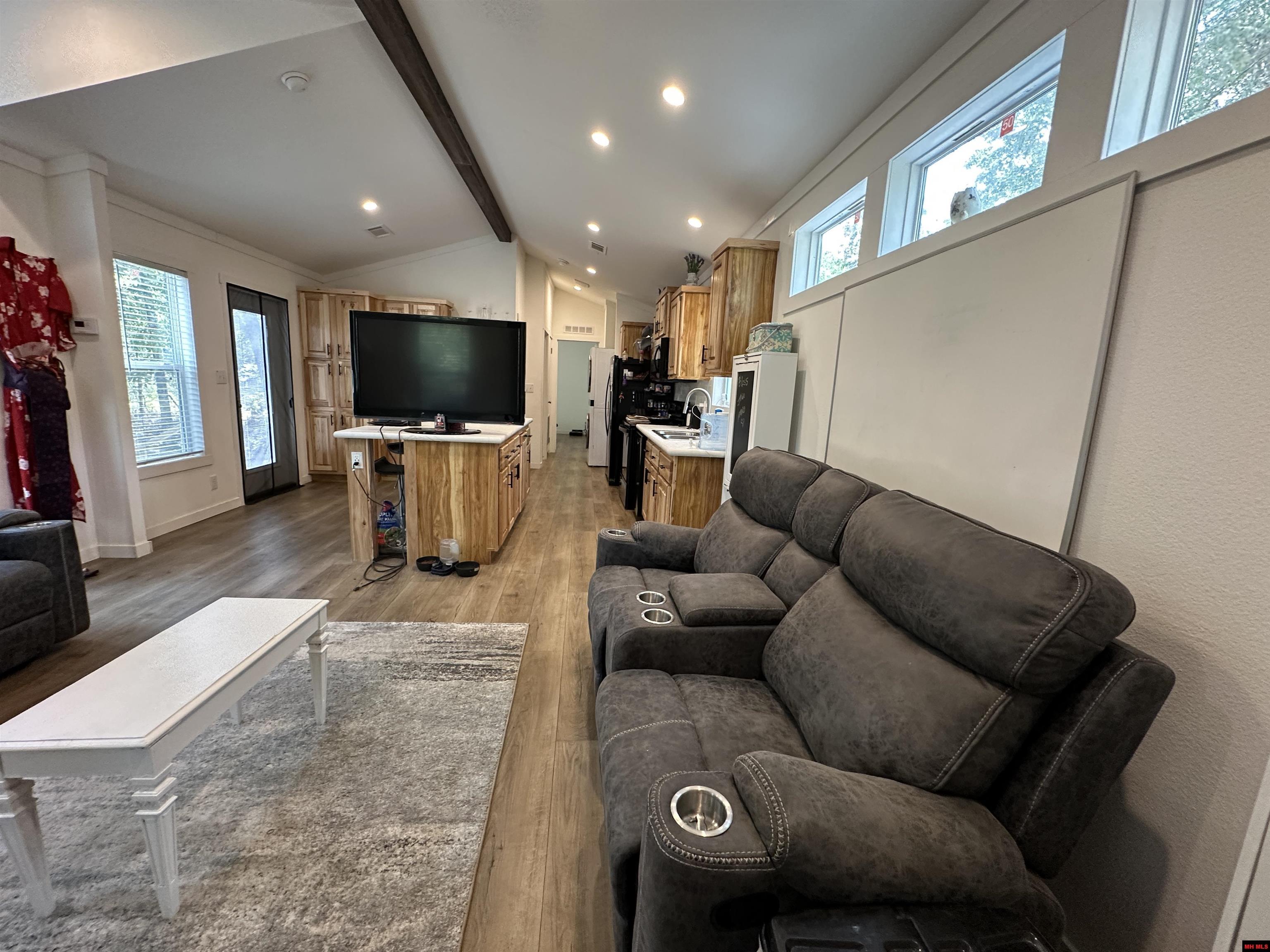 300 MC 6070 Flippin, AR 72634