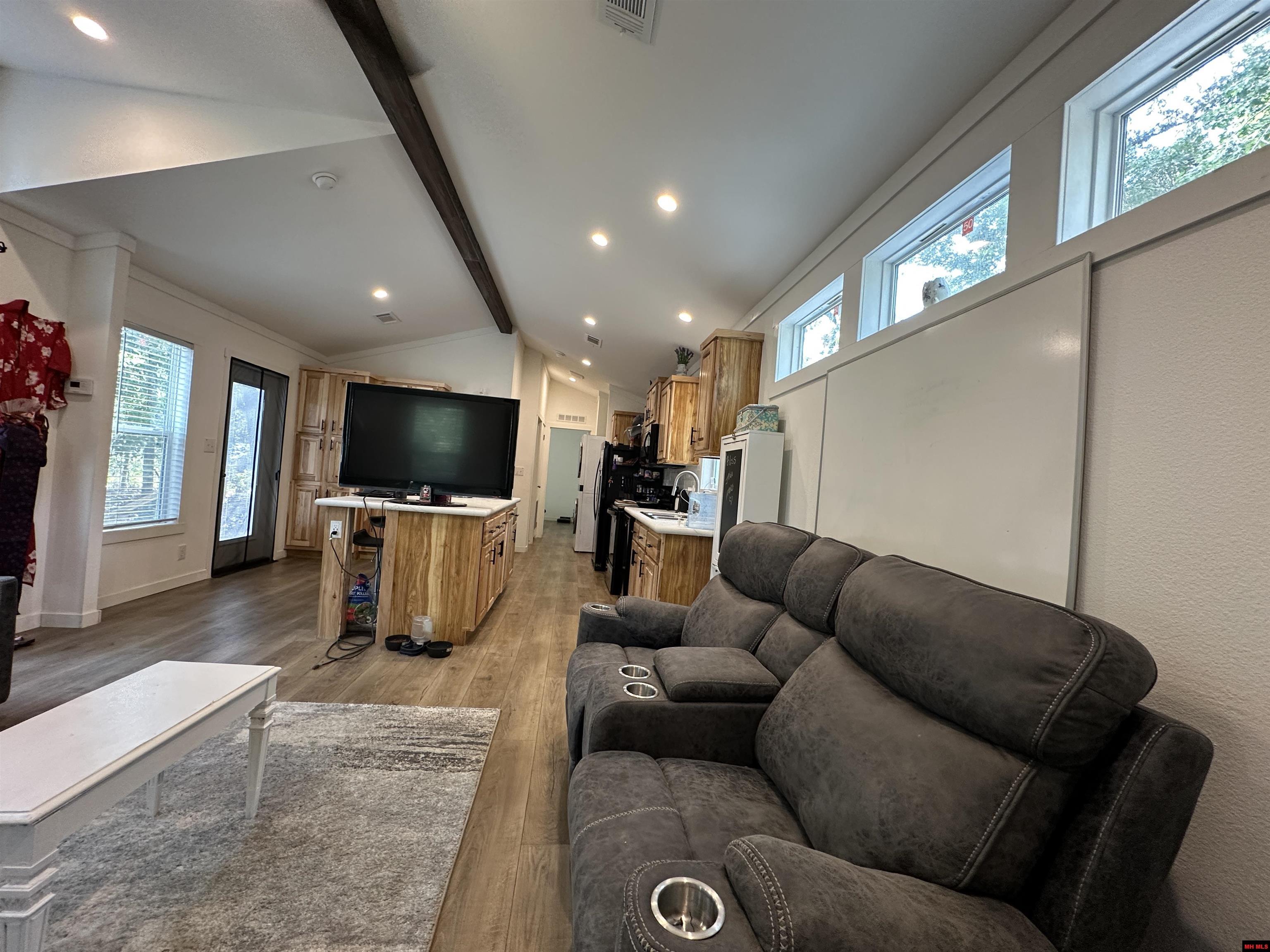 300 MC 6070 Flippin, AR 72634