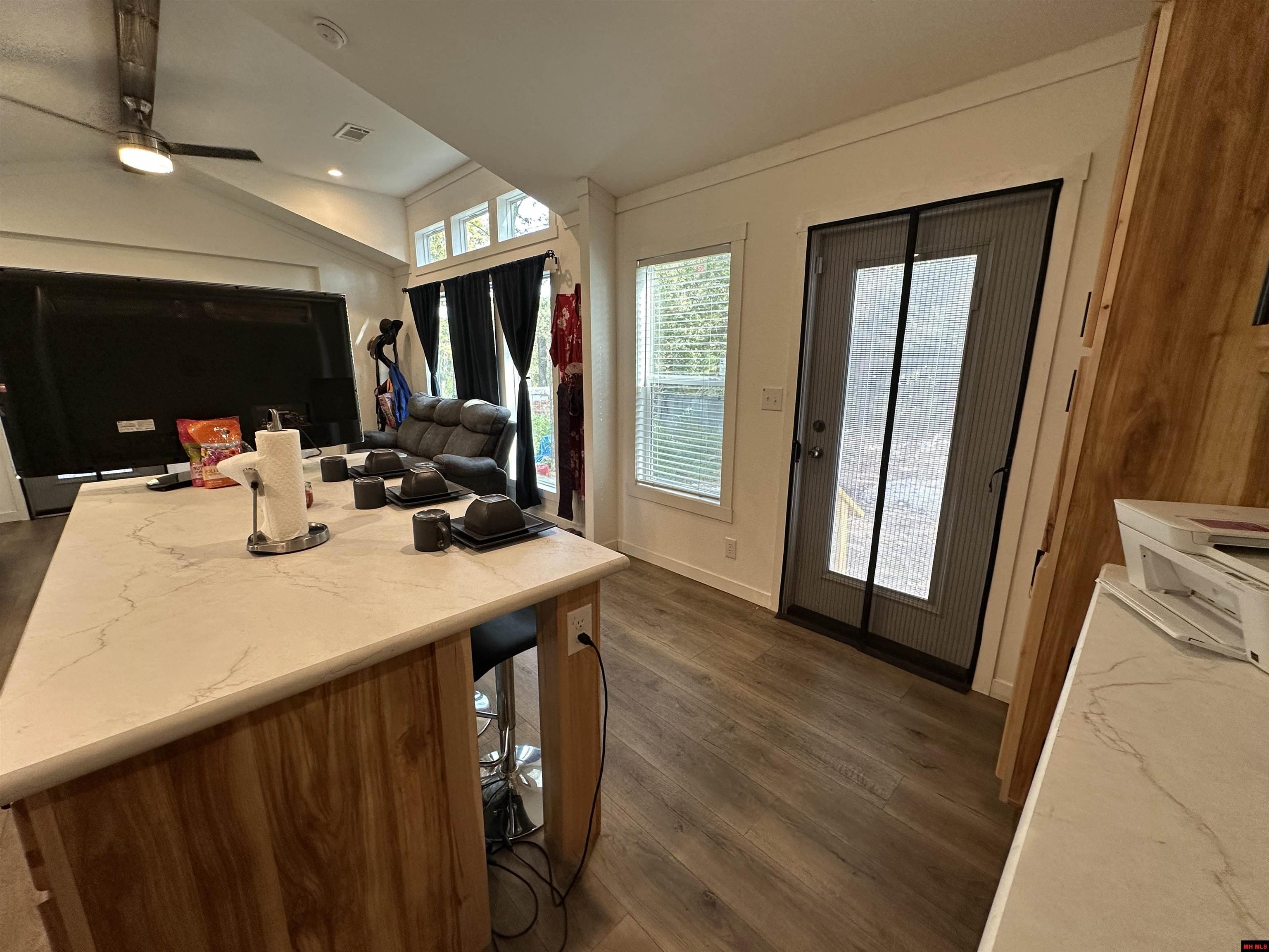 300 MC 6070 Flippin, AR 72634