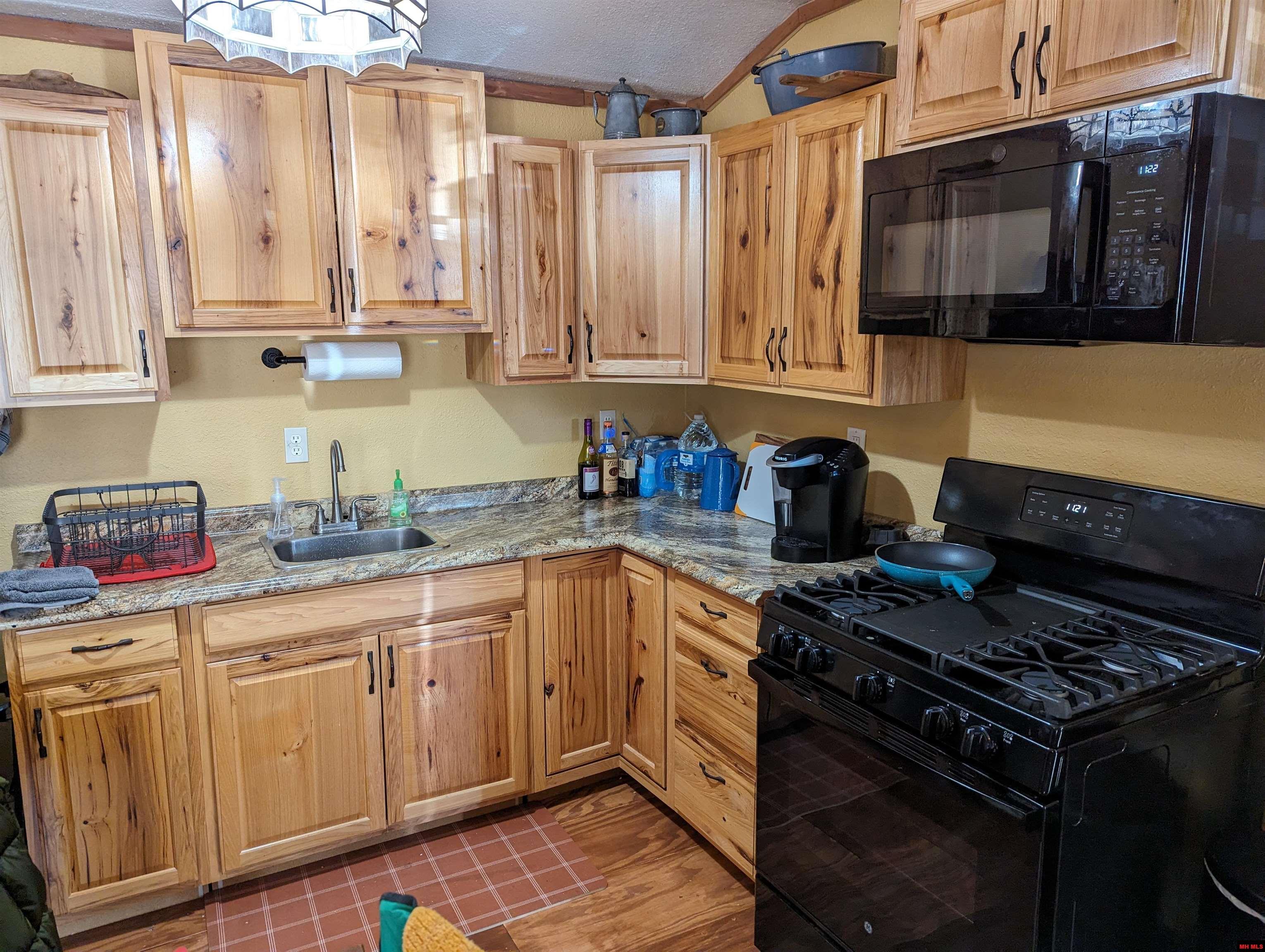 304 TATER KNOB LANE Yellville, AR