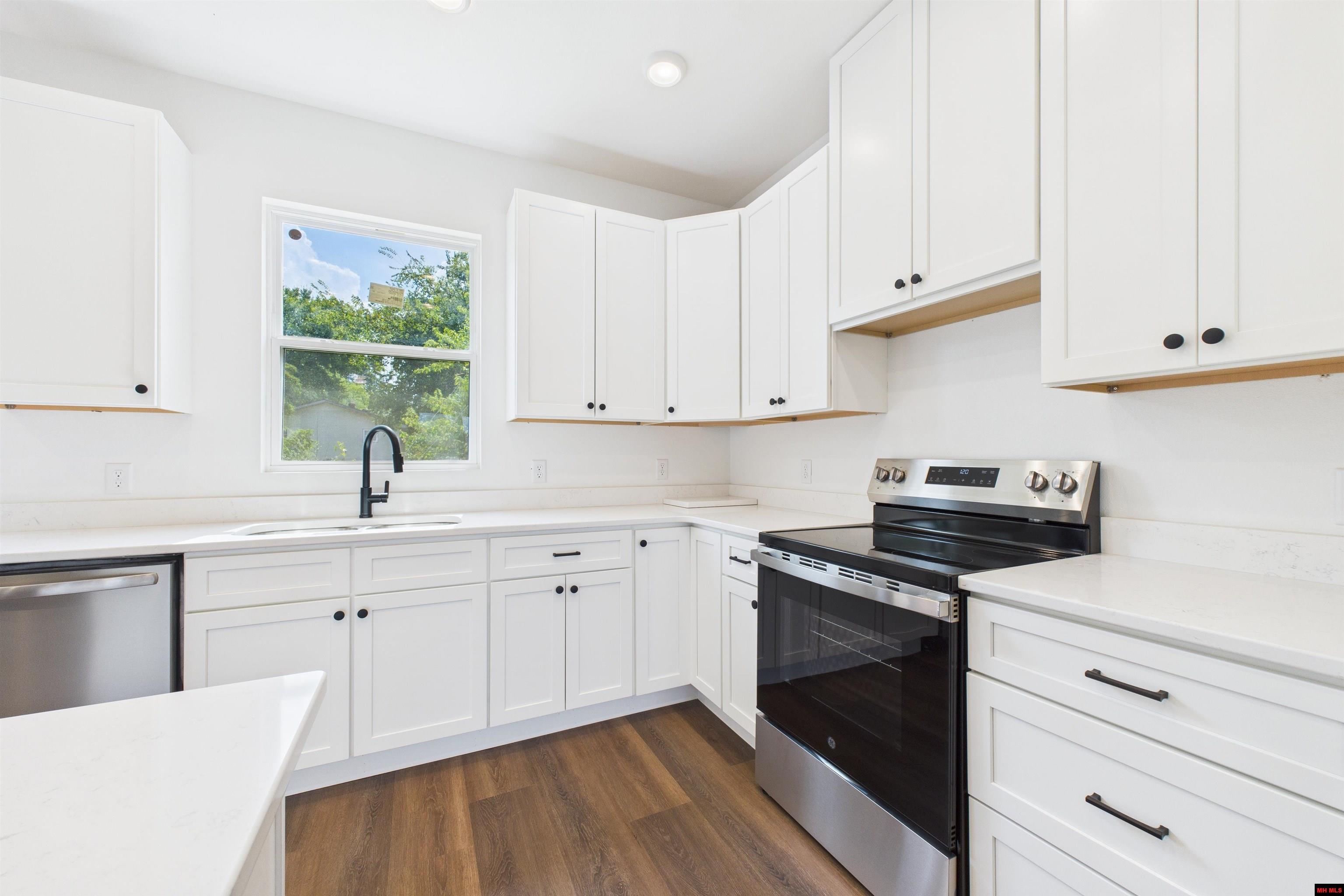 1508 HALLMARK CIRCLE Mountain Home, AR 72653