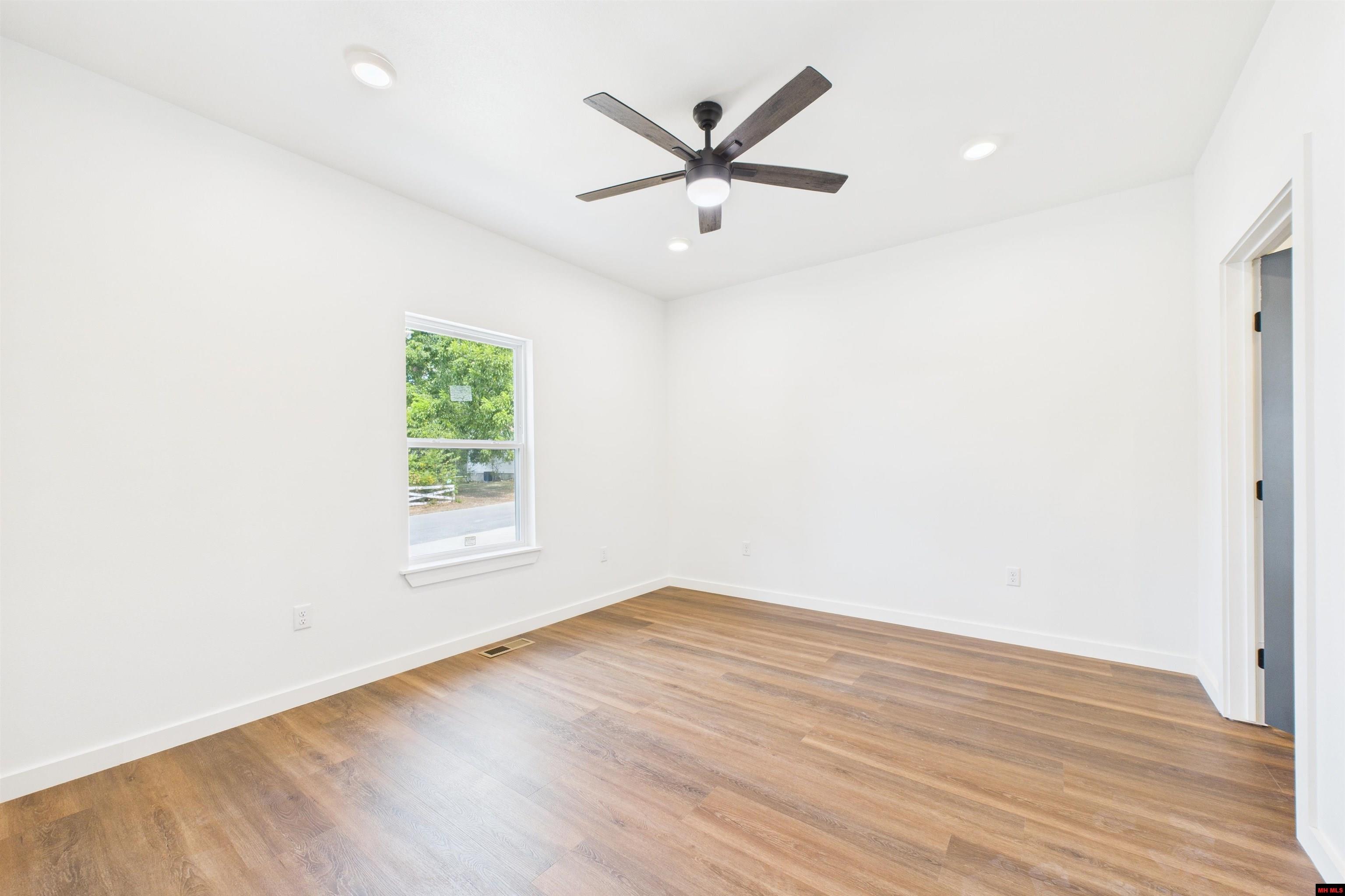 1508 HALLMARK CIRCLE Mountain Home, AR 72653