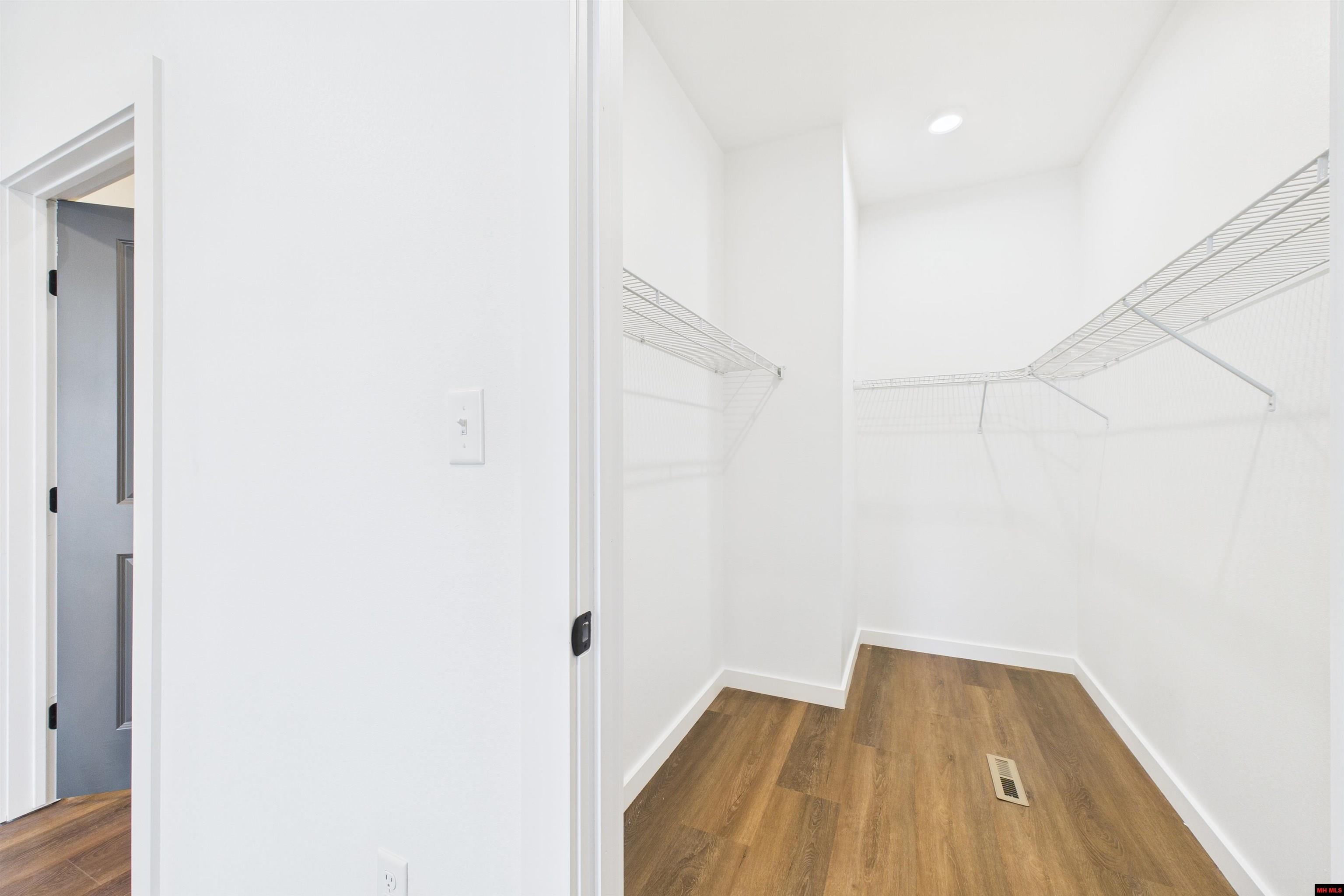 1508 HALLMARK CIRCLE Mountain Home, AR 72653