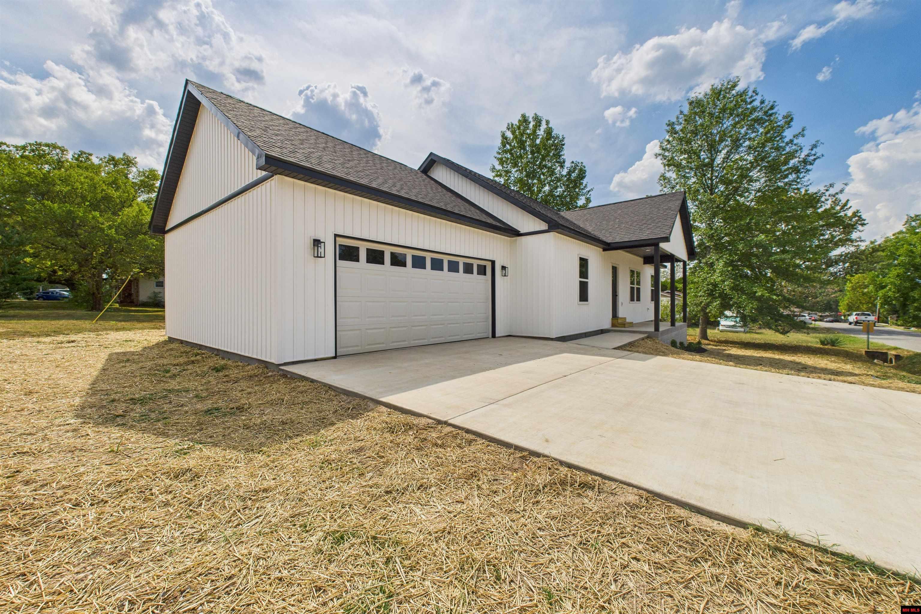 1508 HALLMARK CIRCLE Mountain Home, AR 72653