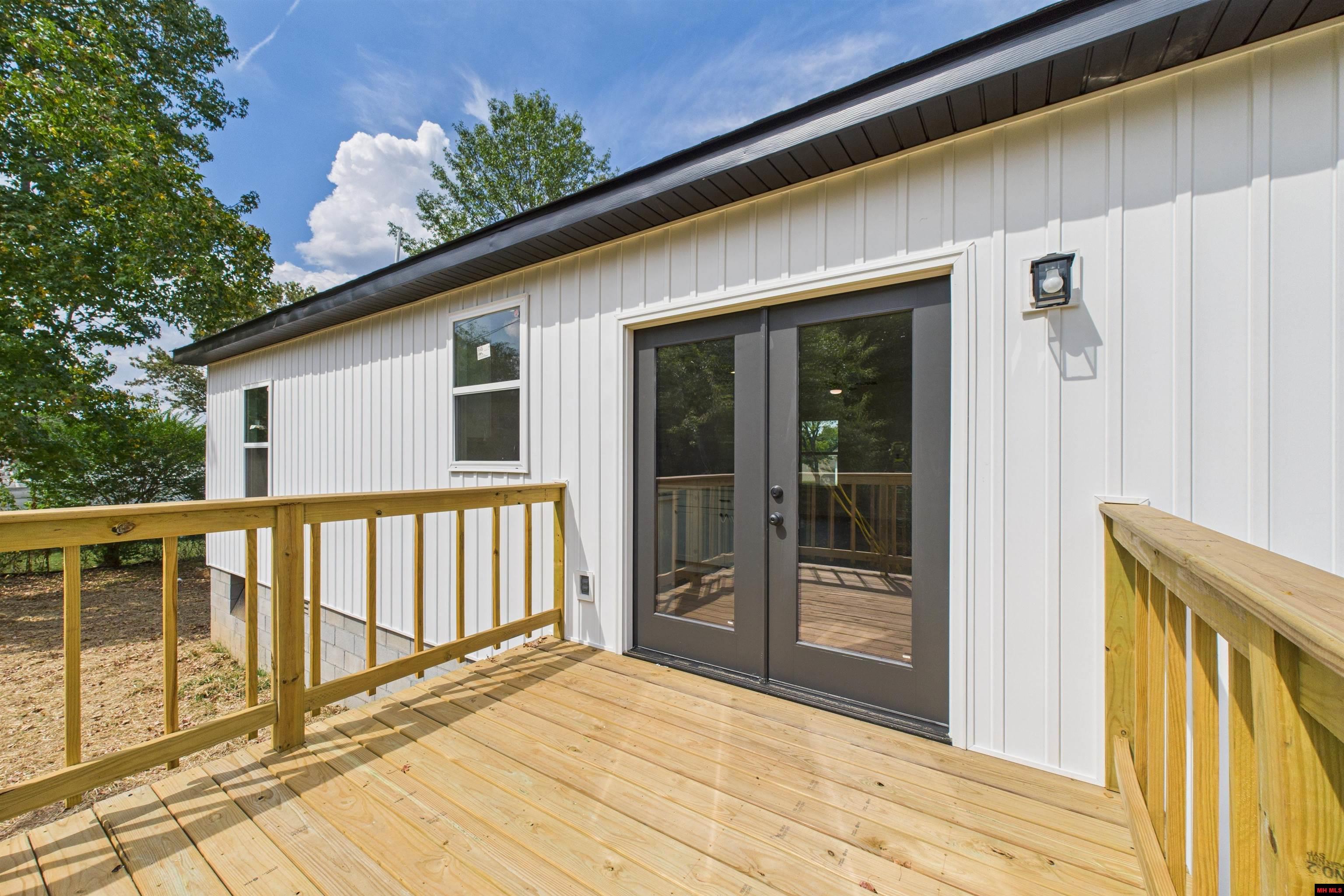 1508 HALLMARK CIRCLE Mountain Home, AR 72653