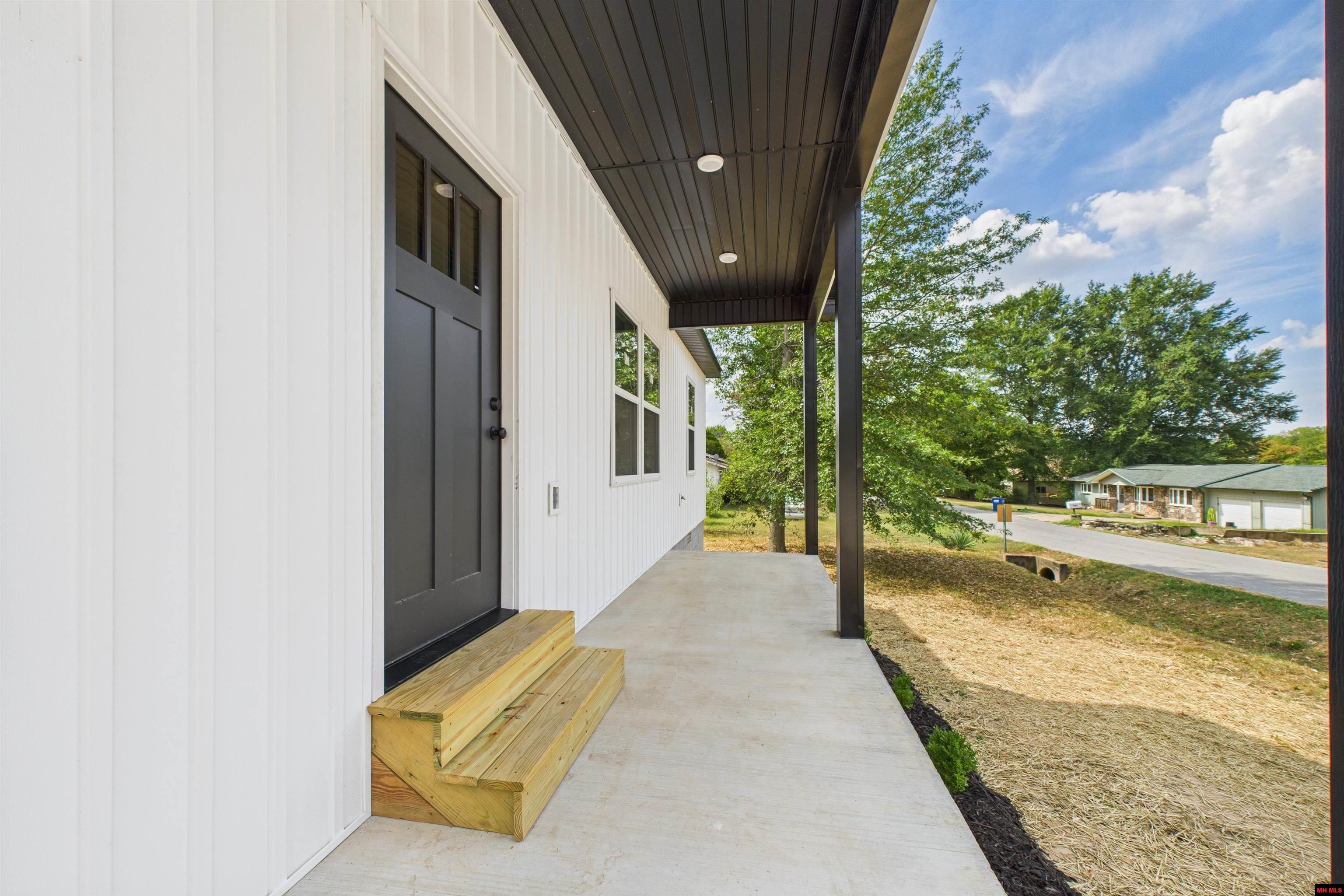 1508 HALLMARK CIRCLE Mountain Home, AR 72653