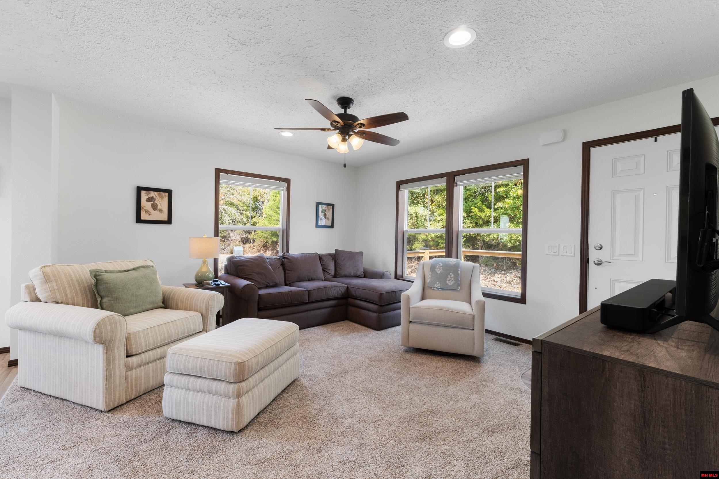 6488 N Hwy 201 North