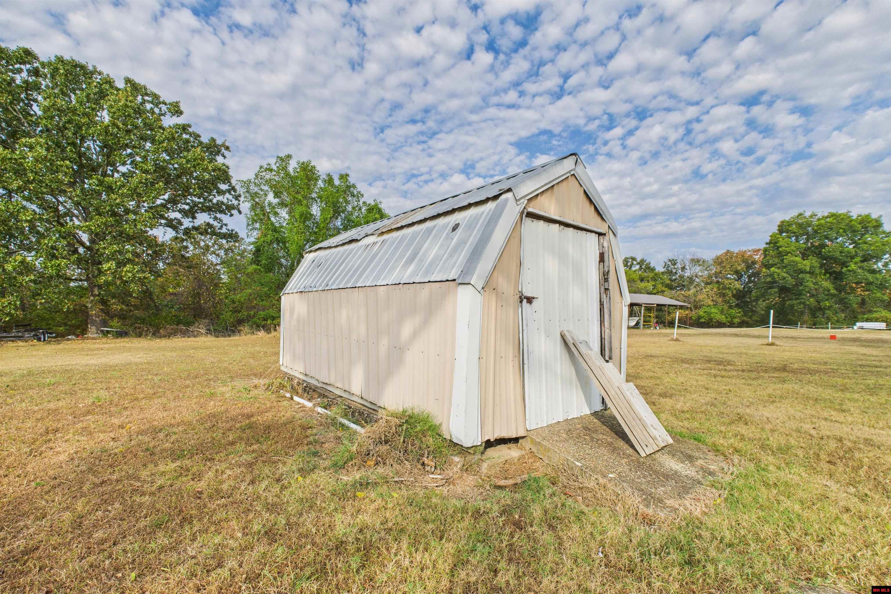 841 FOUT ROAD Gamaliel, AR 72537