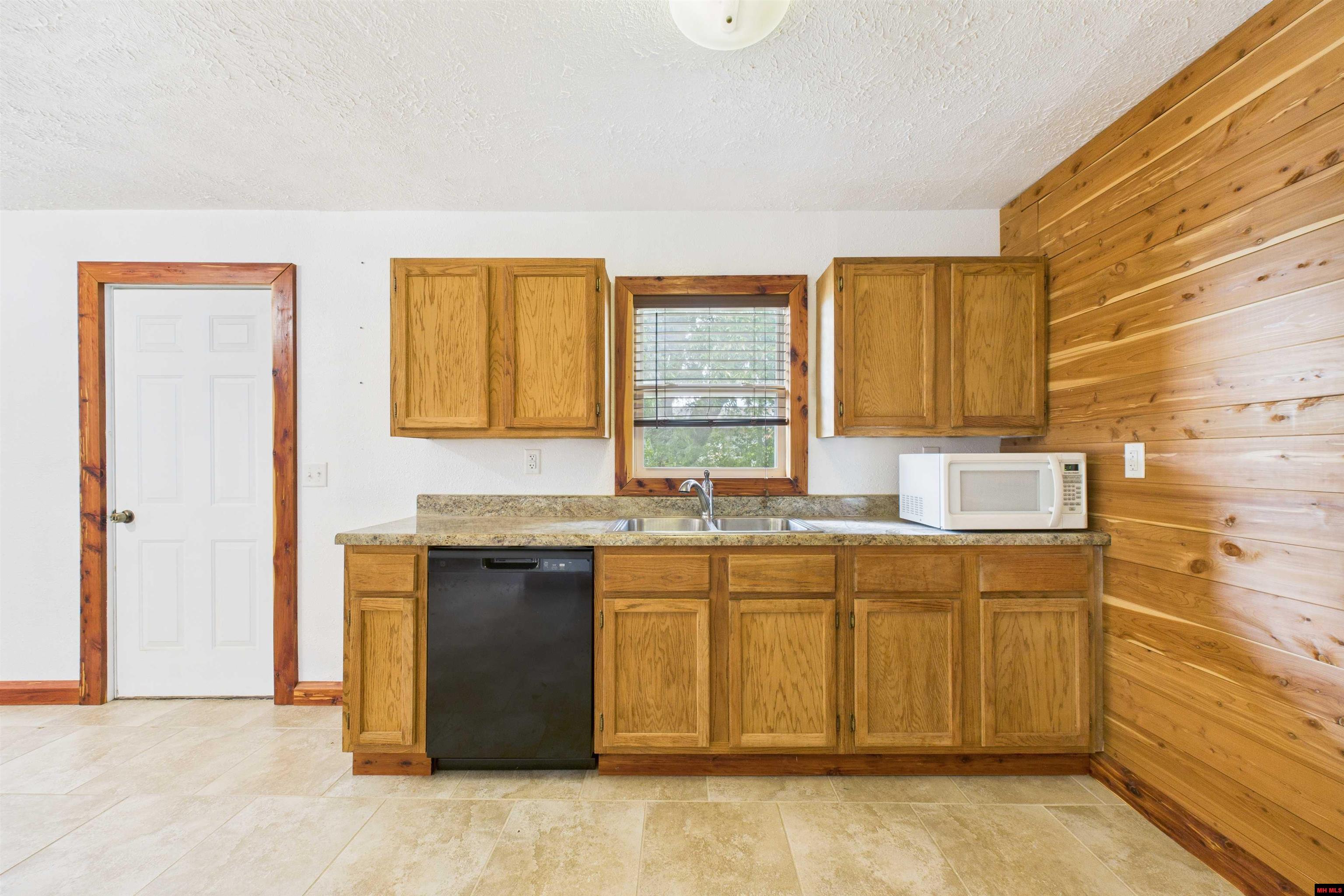 812 SHIRAS STREET Mountain Home, AR