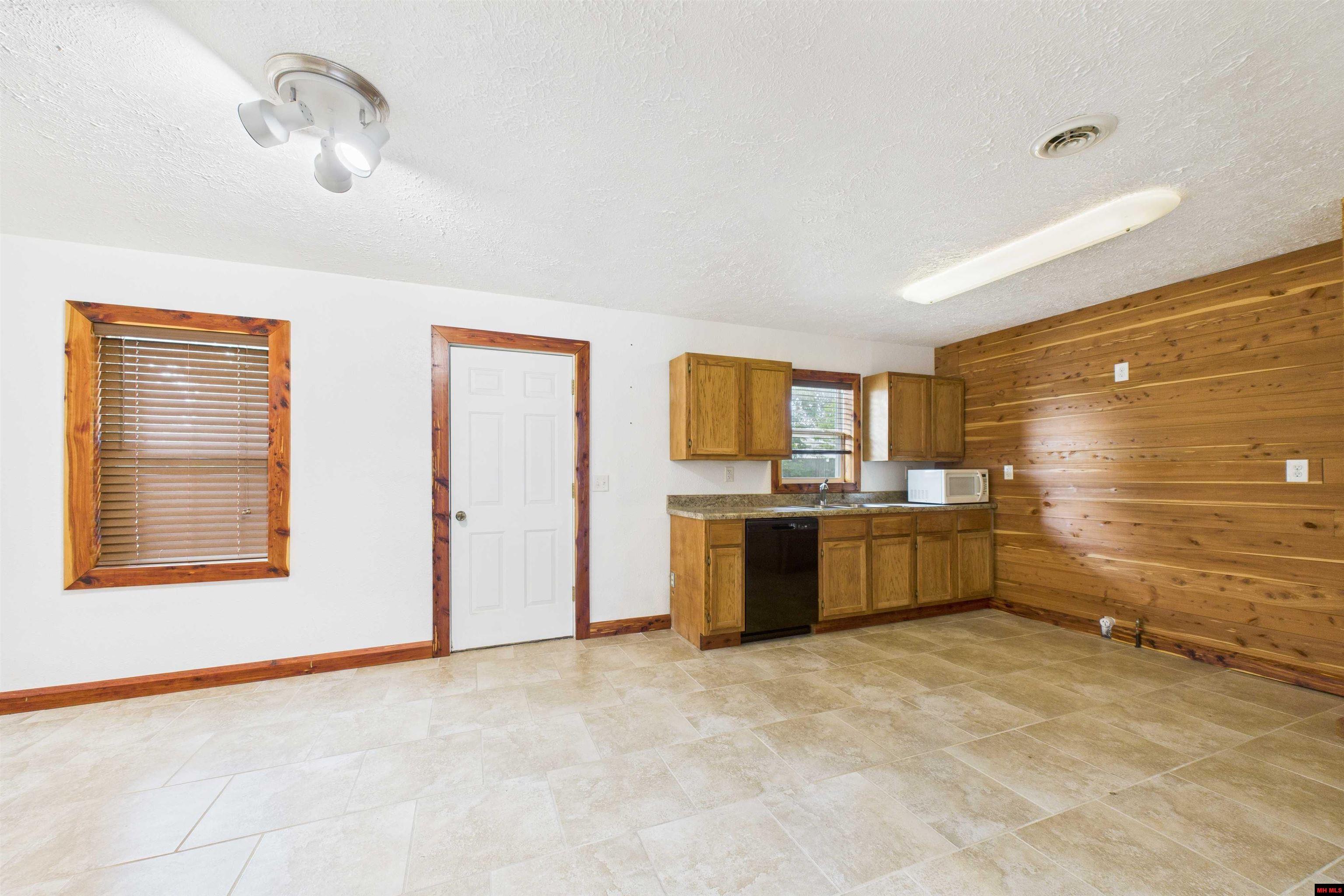 812 SHIRAS STREET Mountain Home, AR